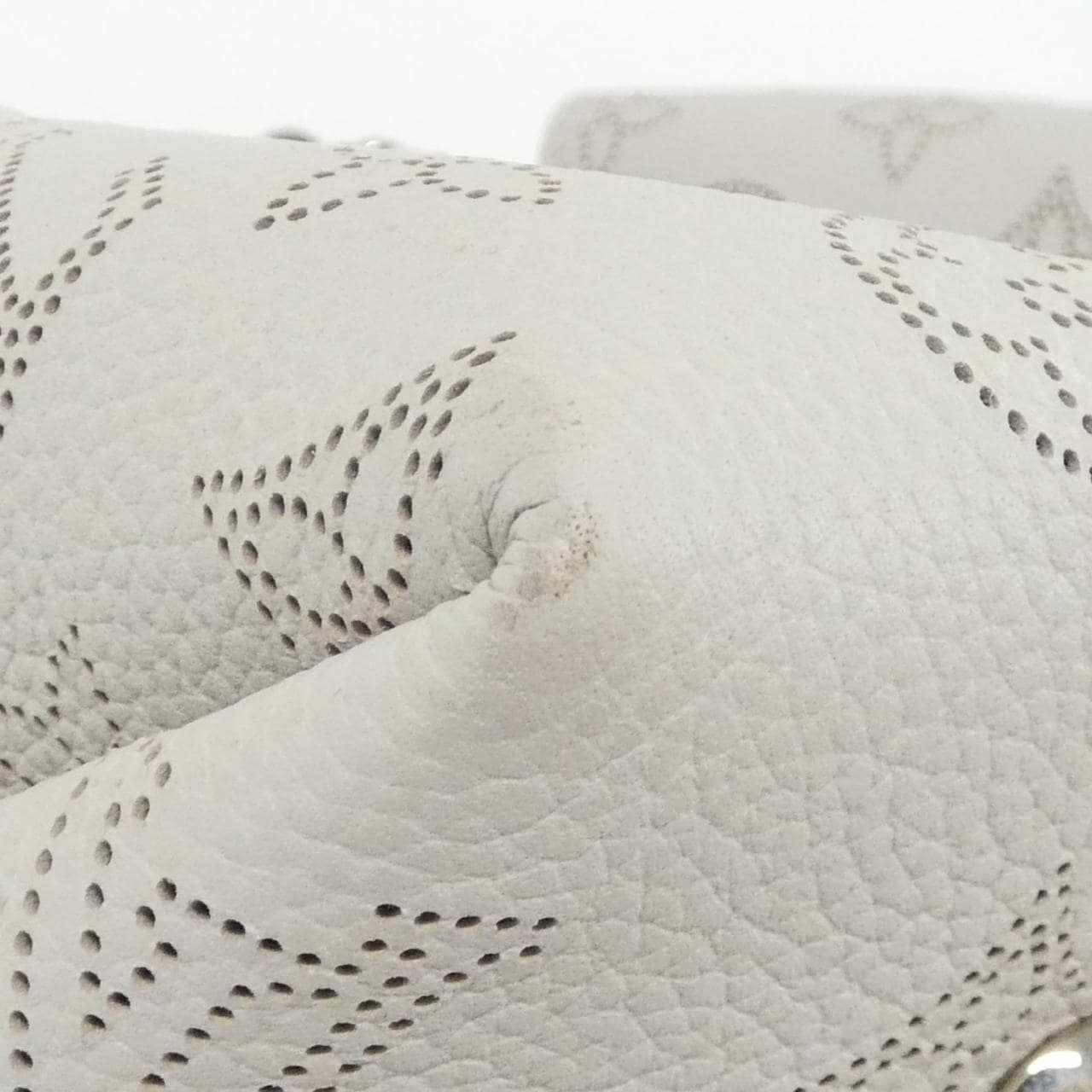 ルイヴィトン マヒナ ベラ M57536 ショルダーバッグ