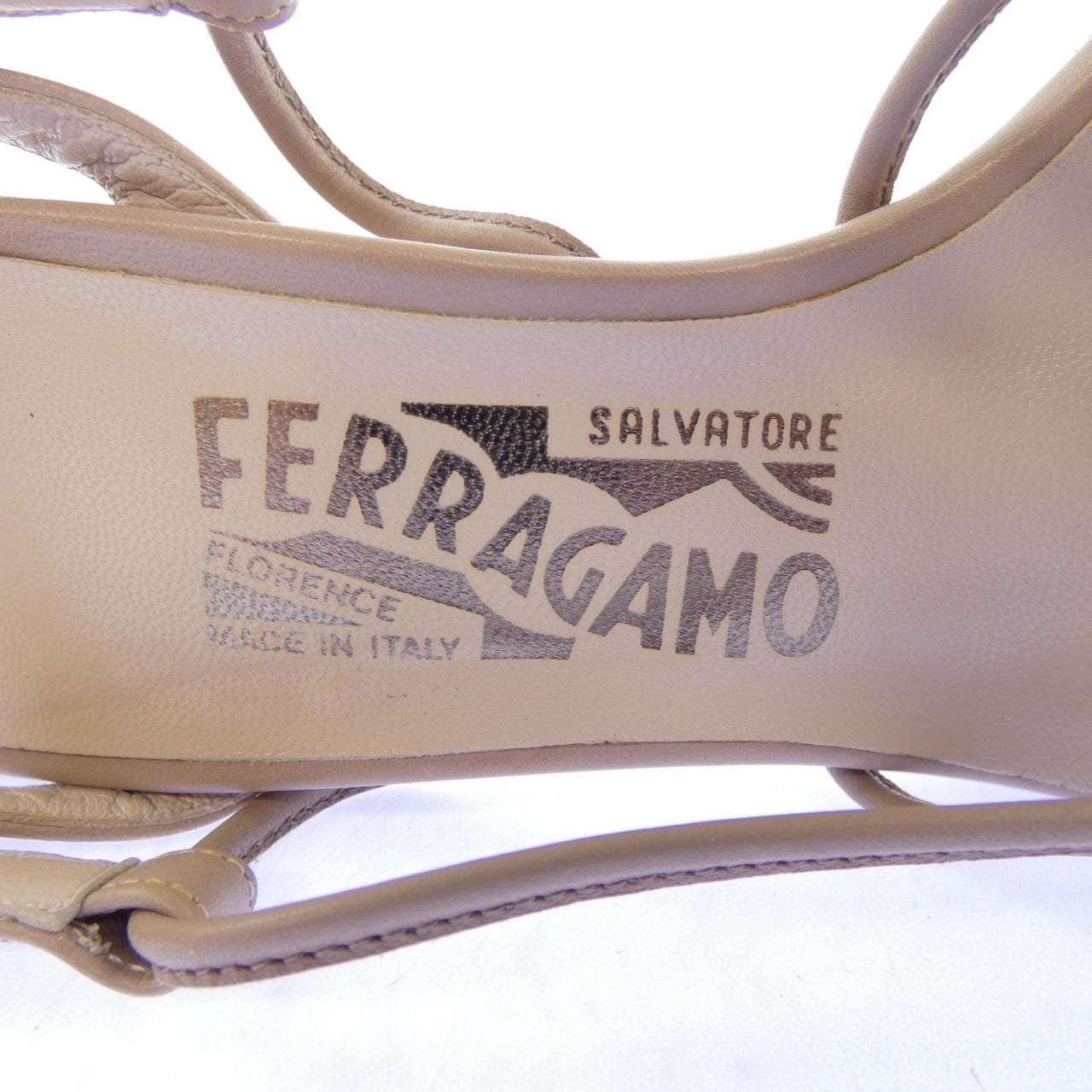 サルヴァトーレフェラガモ SALVATORE FERRAGAMO サンダル