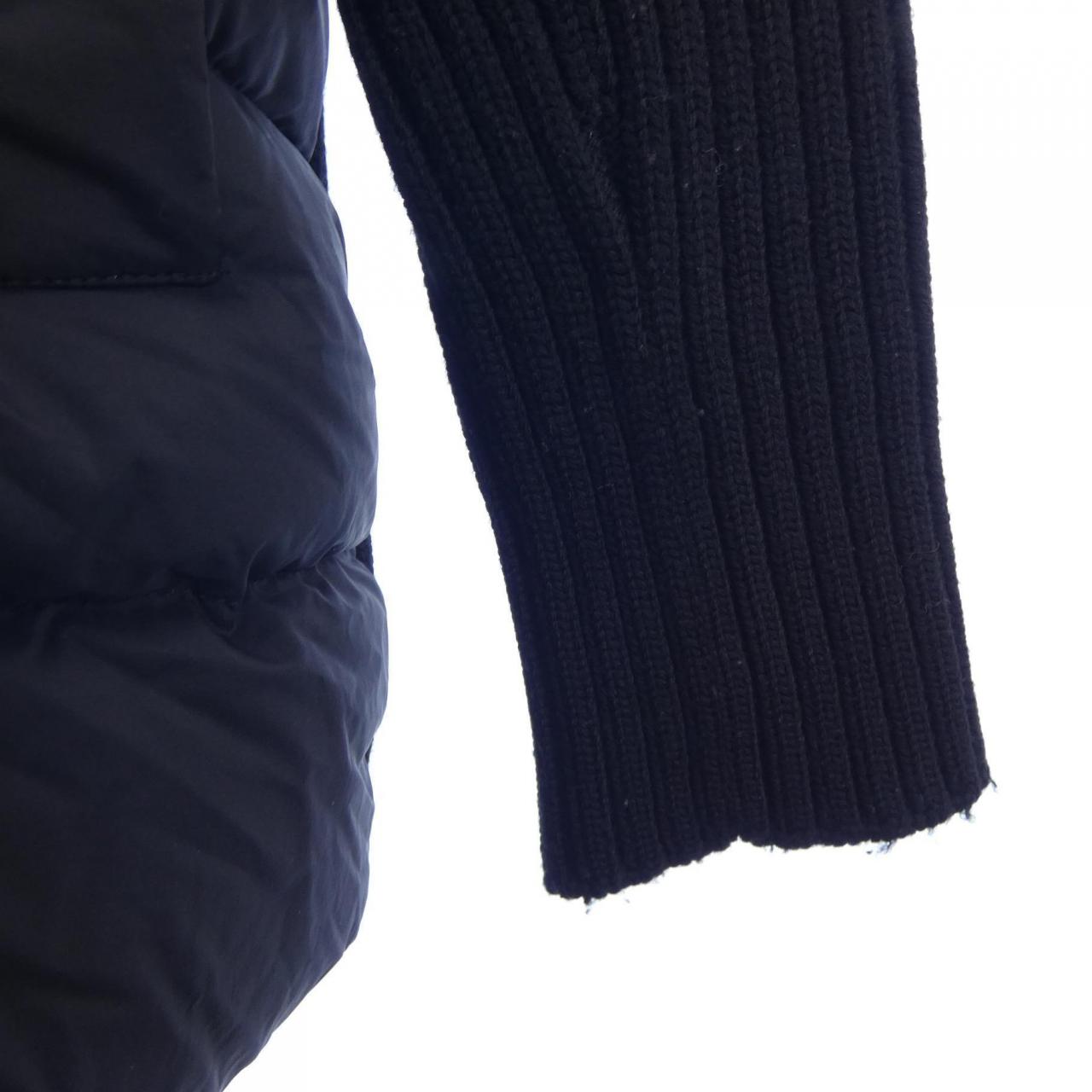 モンクレール MONCLER ダウンジャケット
