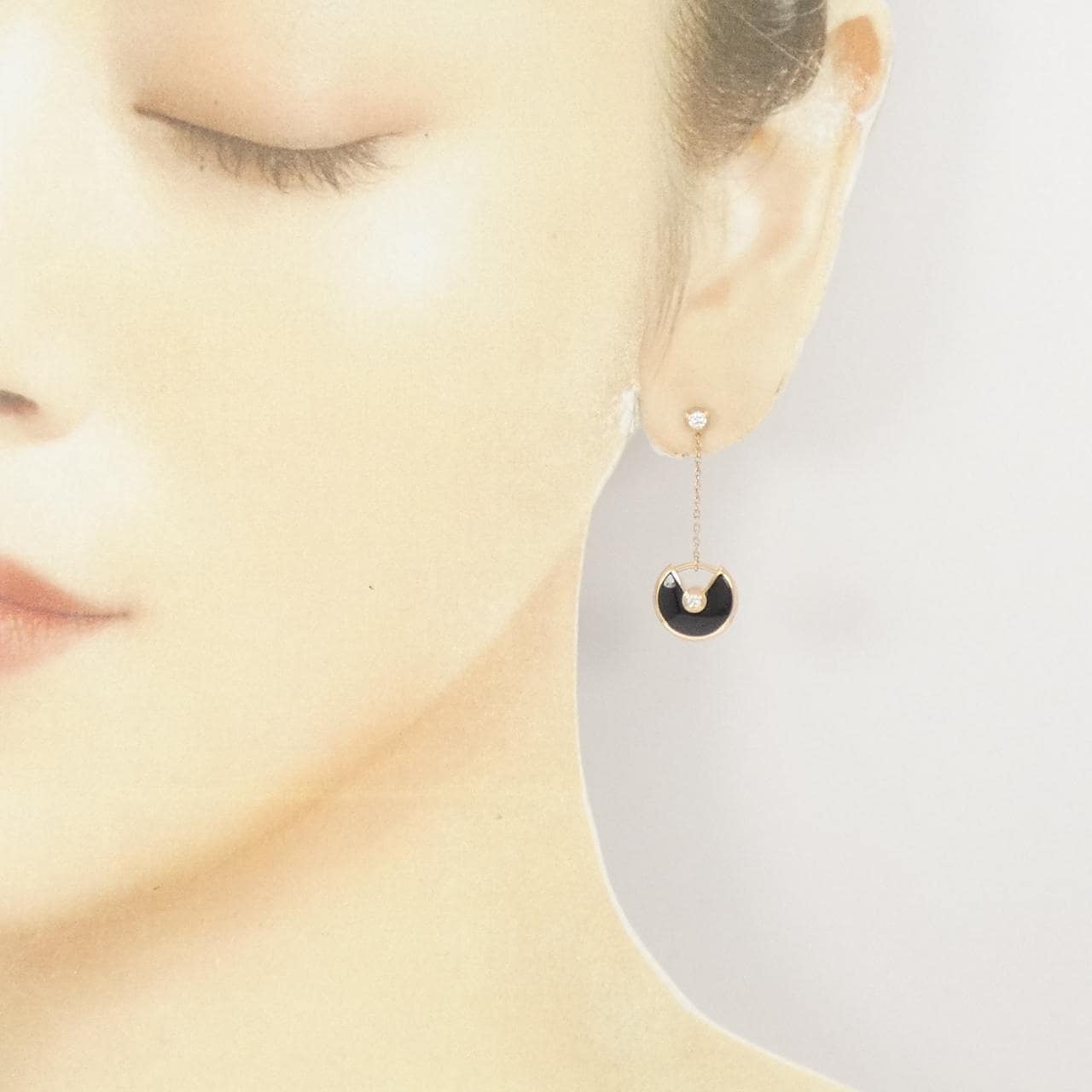 カルティエ アミュレット ピアス