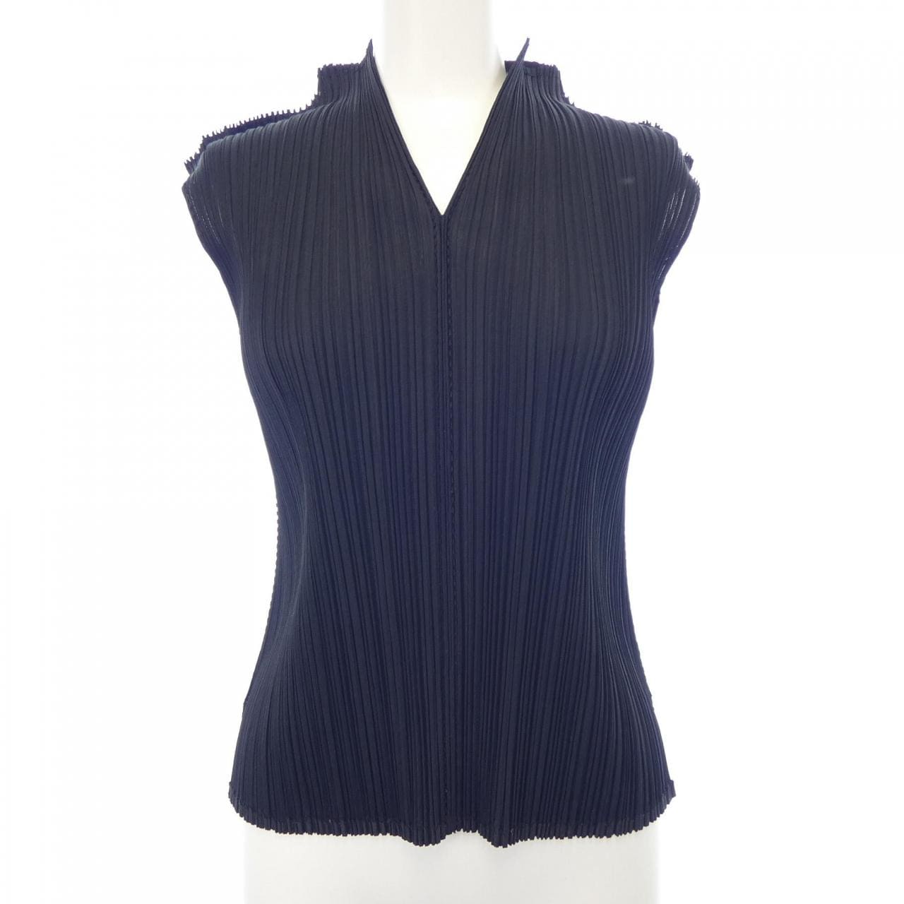 百褶PLEATS PLEASE上衣