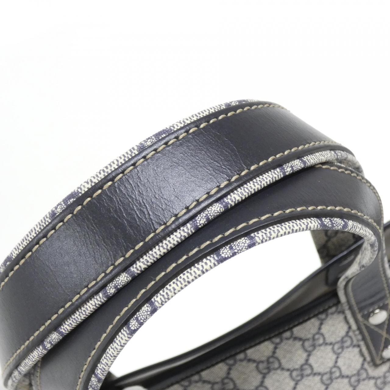 グッチ 211134 F2AFN バッグ