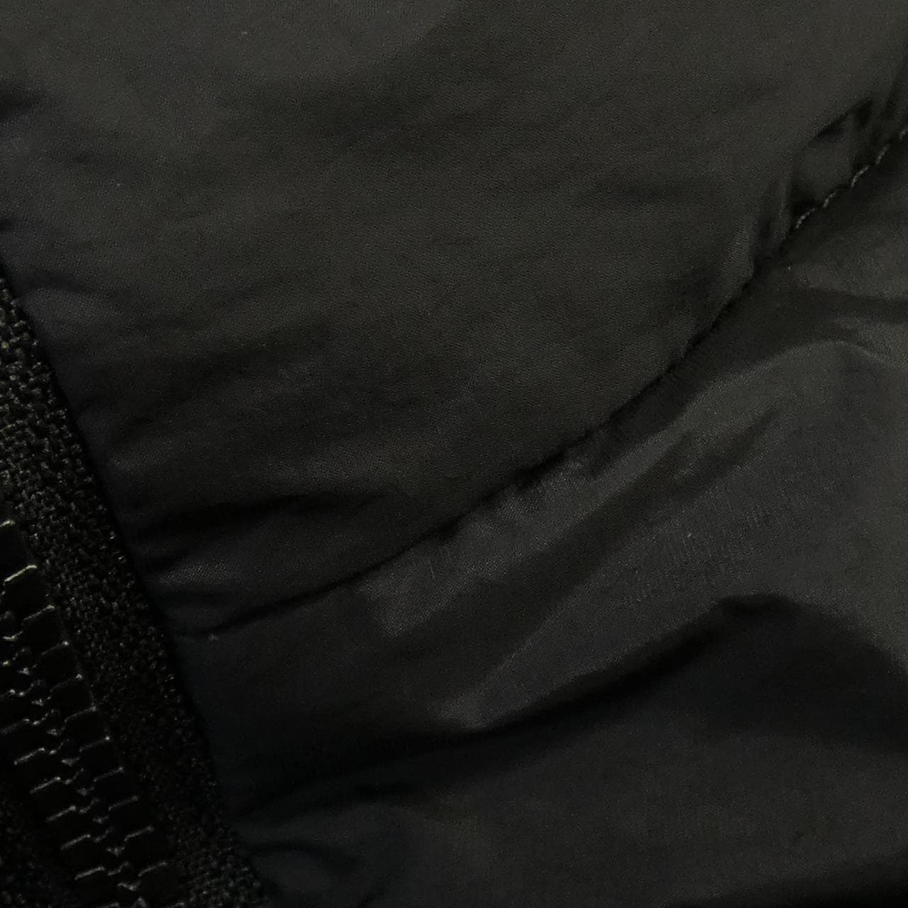 モンクレール MONCLER ダウンジャケット
