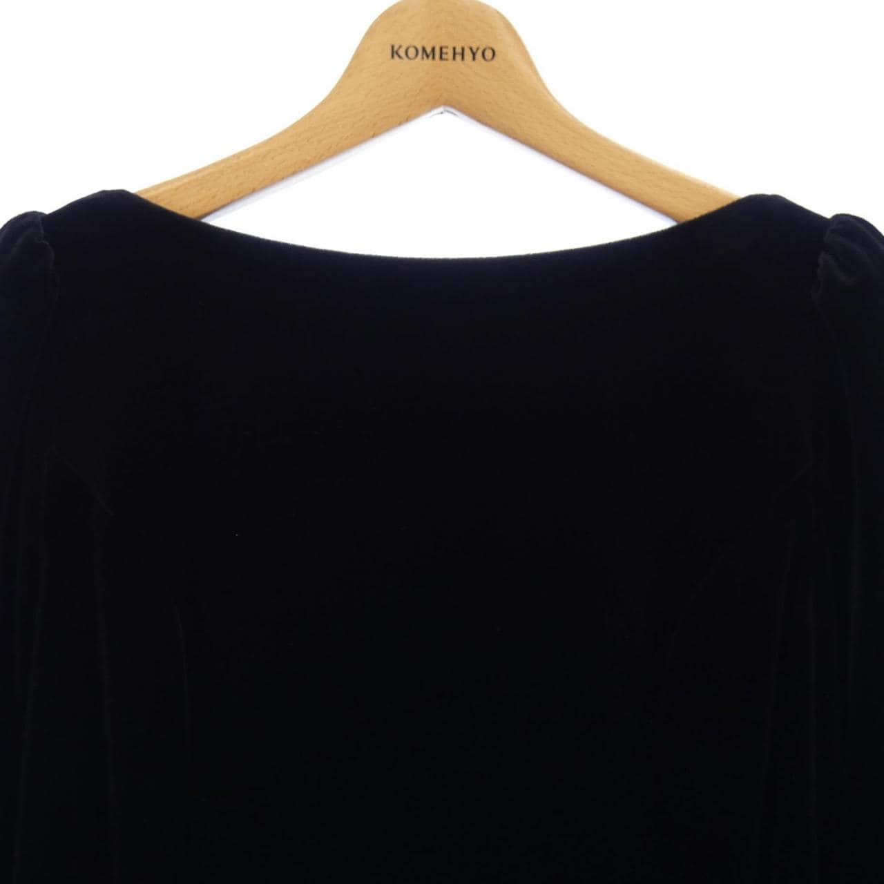 VELOUR NOIR Tops