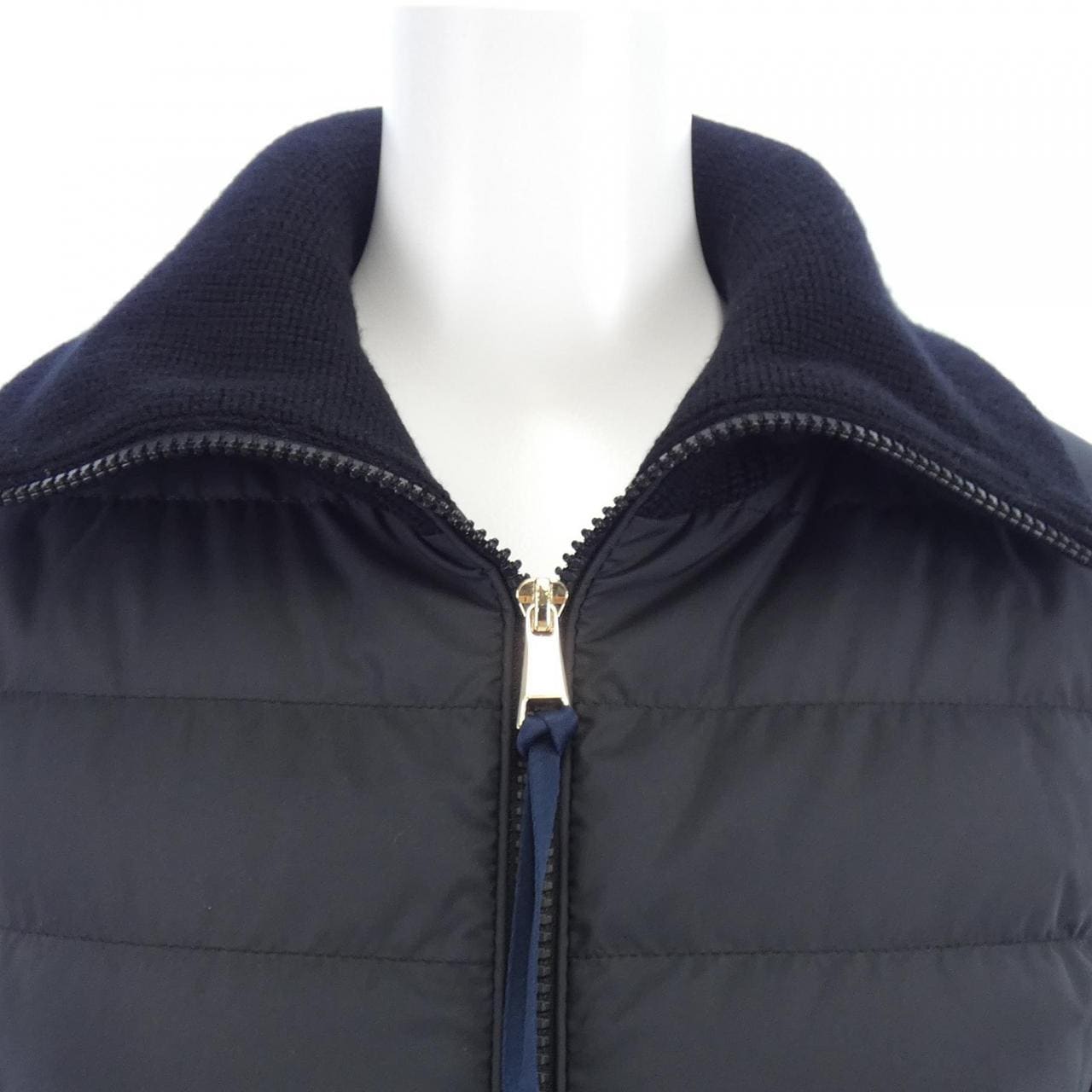 【新品】モンクレール MONCLER K20939B00035 ダウンジャケット