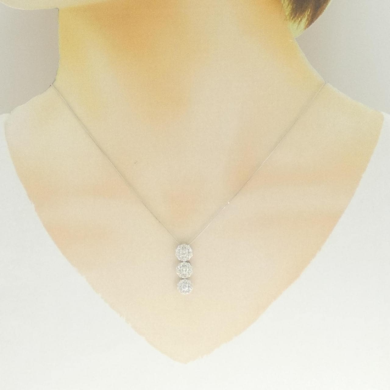 K18WG フラワー ダイヤモンド ネックレス 1.00CT