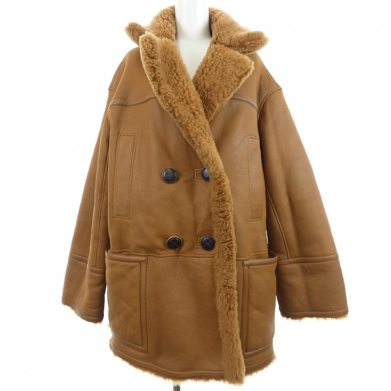 ロロピアーナ Loro Piana FAM4478 ムートンコート