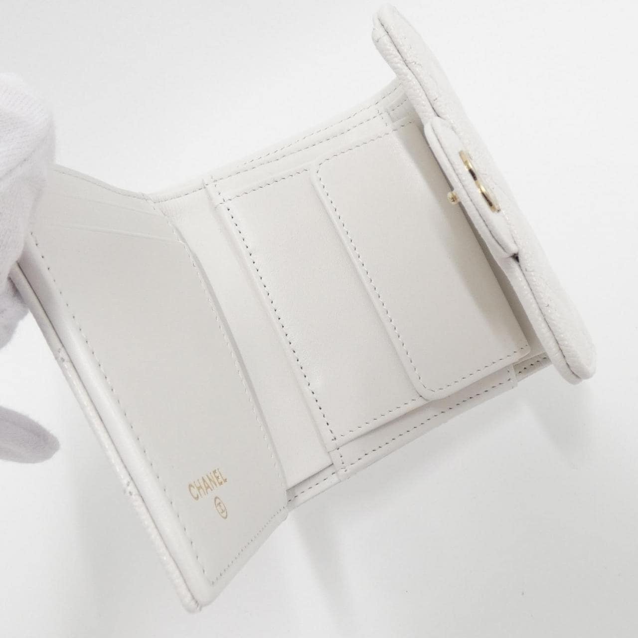 【未使用品】シャネル タイムレスクラシック ライン AP0229 財布