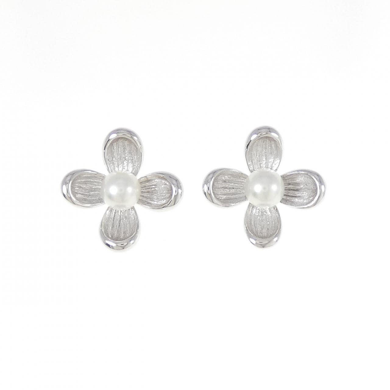 MIKIMOTO Akoya pearl earrings 4.2mm