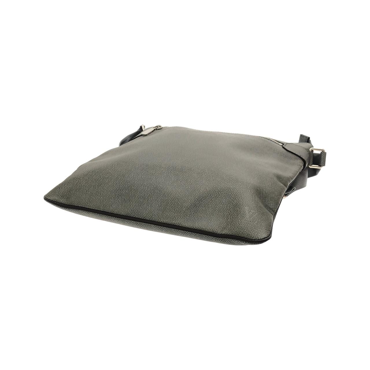 ルイヴィトン タイガ サシャ M32630 ショルダーバッグ