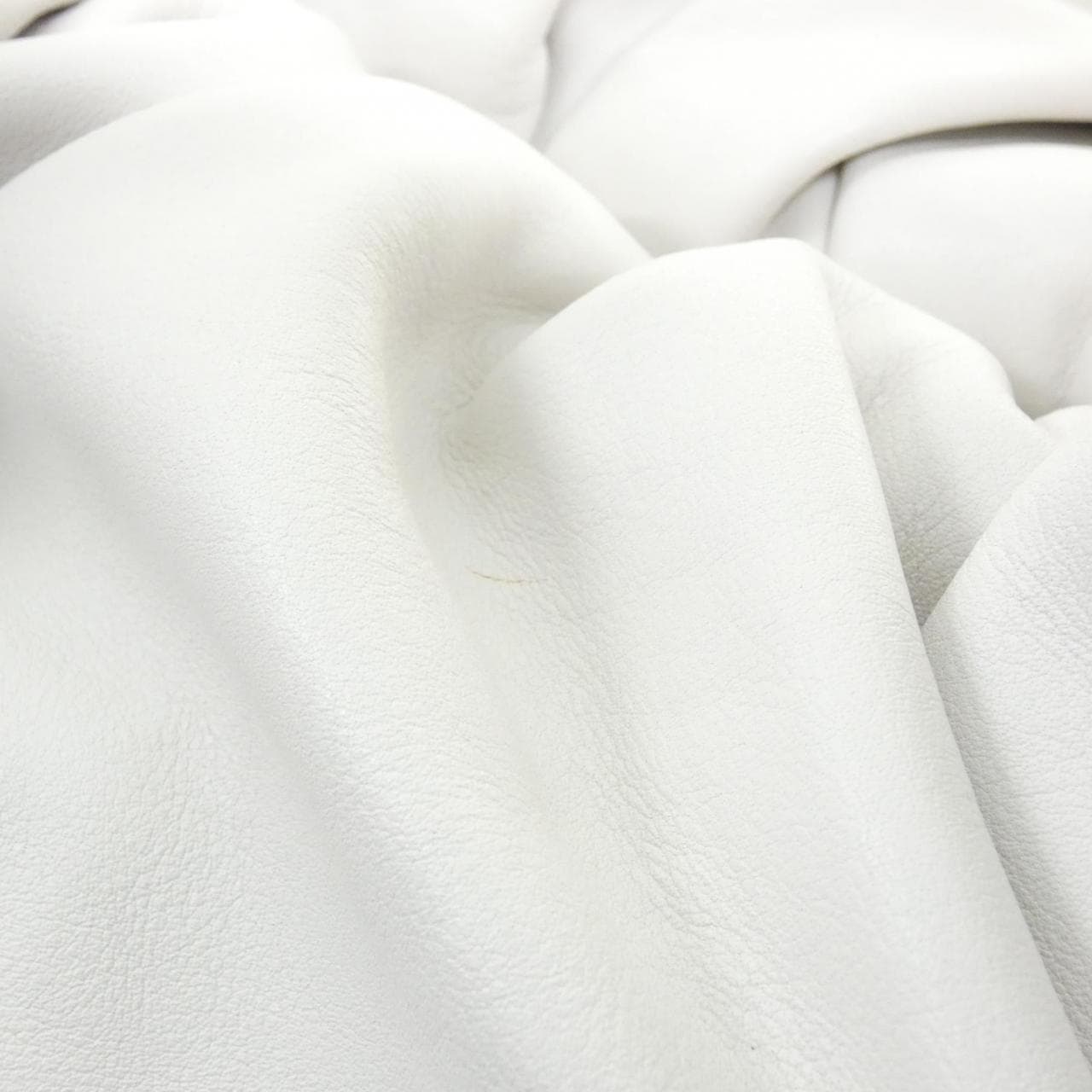 ボッテガヴェネタ 607984 VCP40 ショルダーバッグ