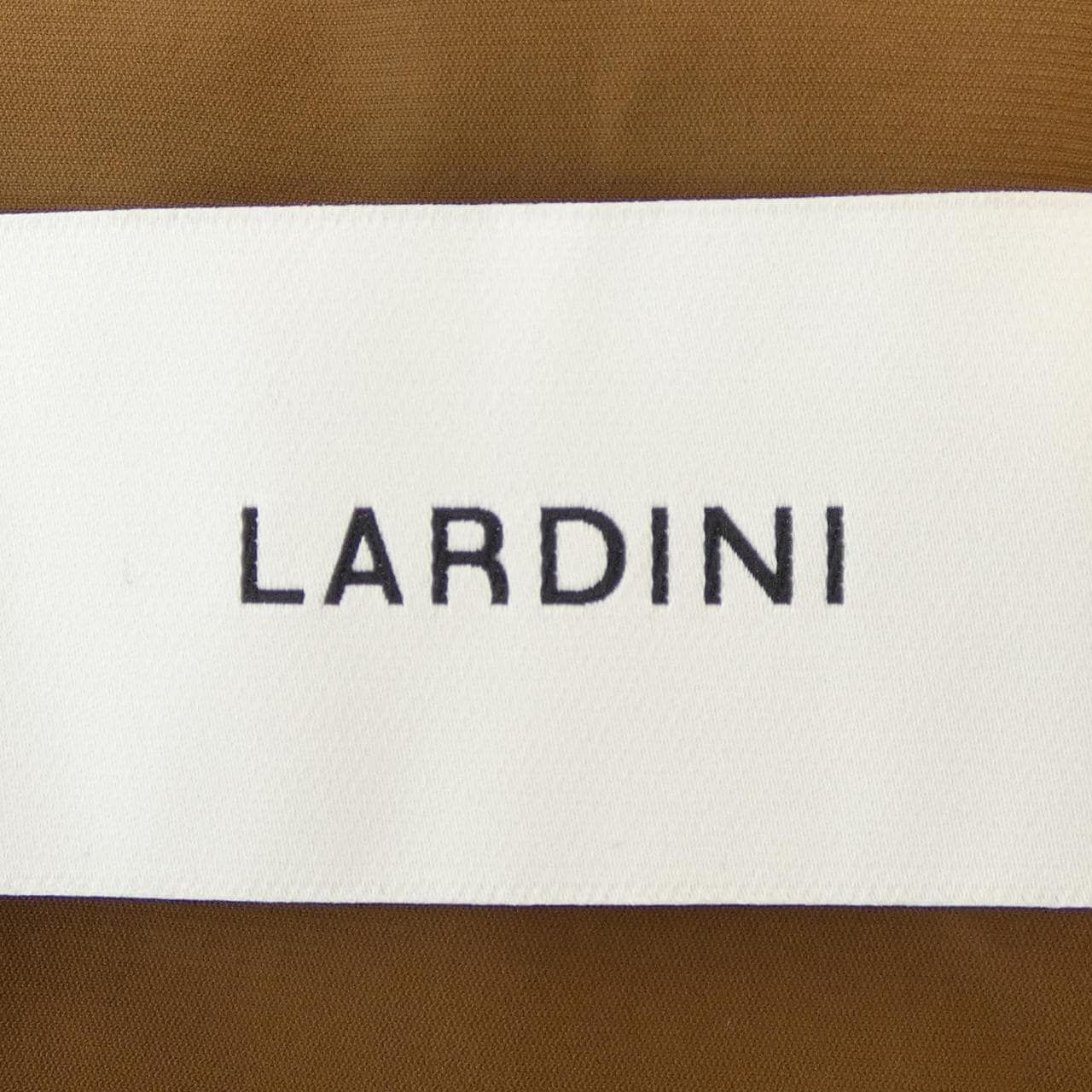 ラルディーニ LARDINI スーツ