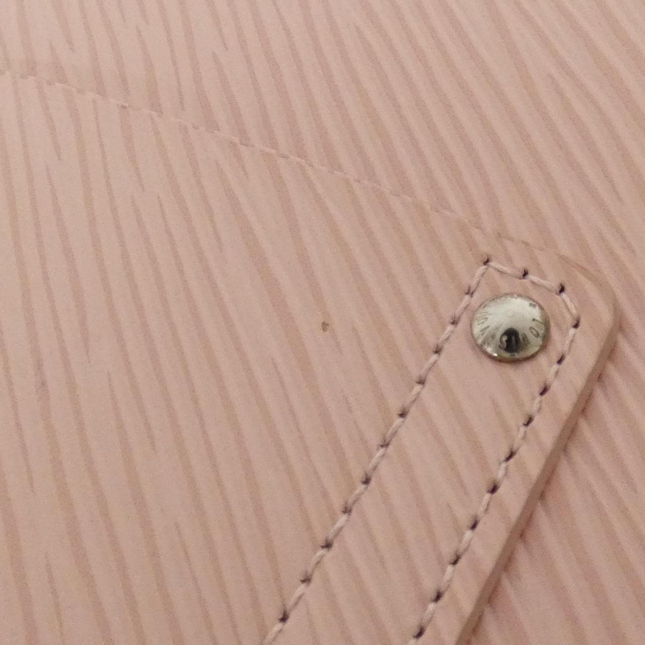 ルイヴィトン エピ ポルトフォイユ ツイスト チェーン M62039 チェーンウォレット