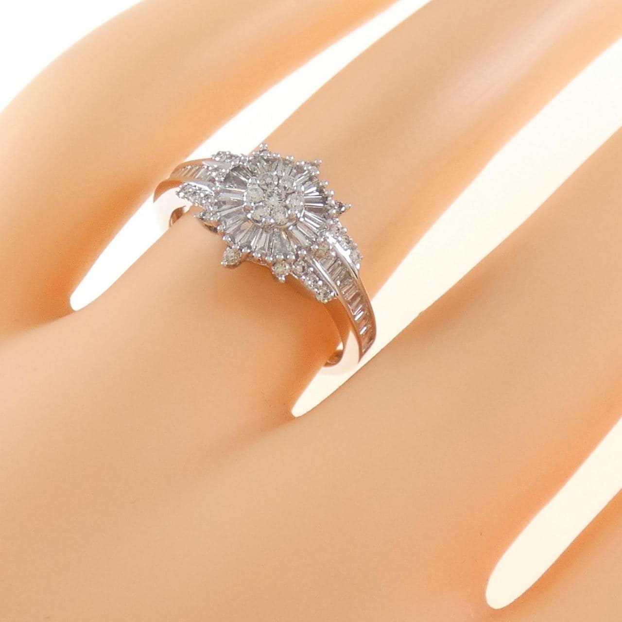 K18WG ダイヤモンド リング 0.62CT