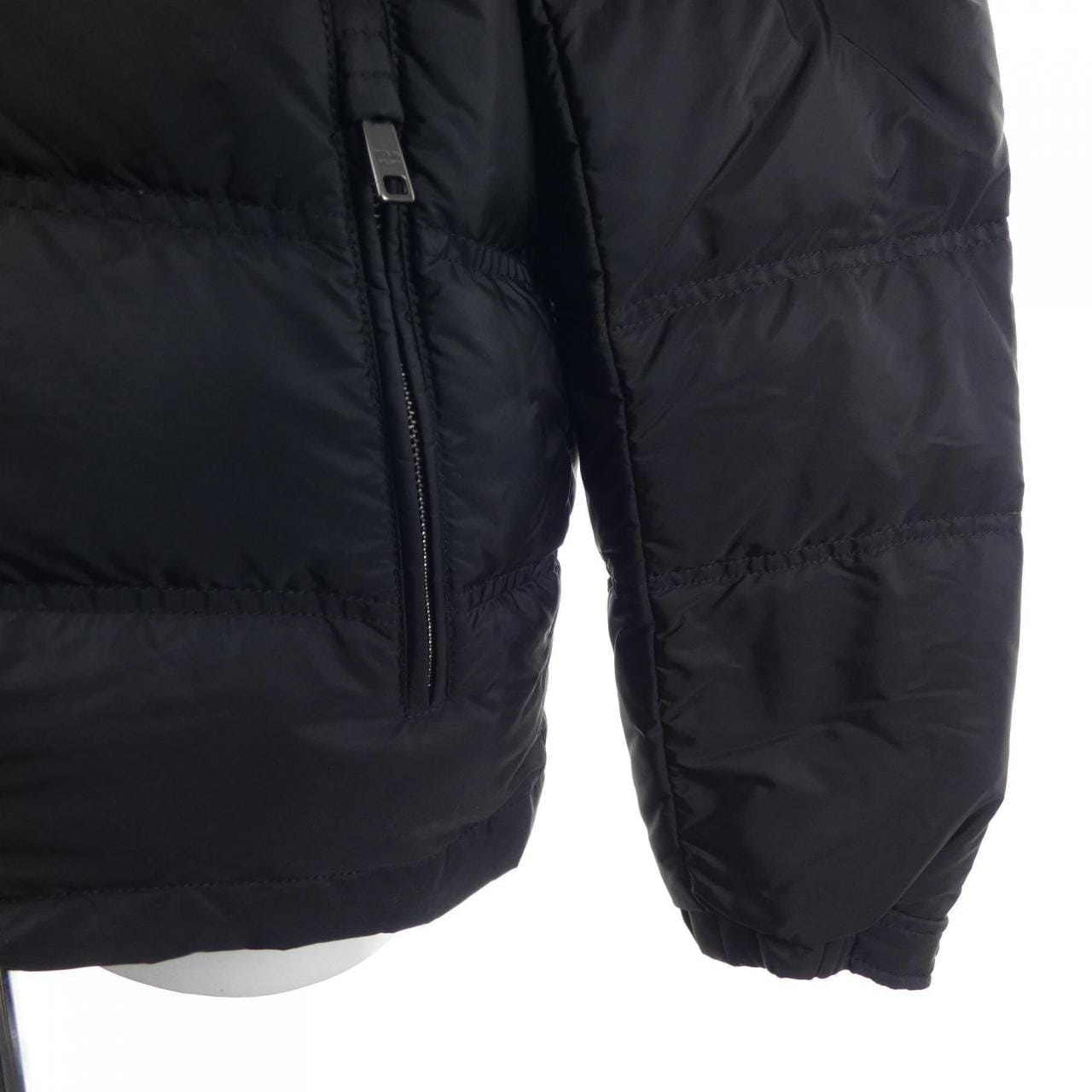 プラダ PRADA トライアングルロゴ SGH573 R132 Q04 ダウンジャケット