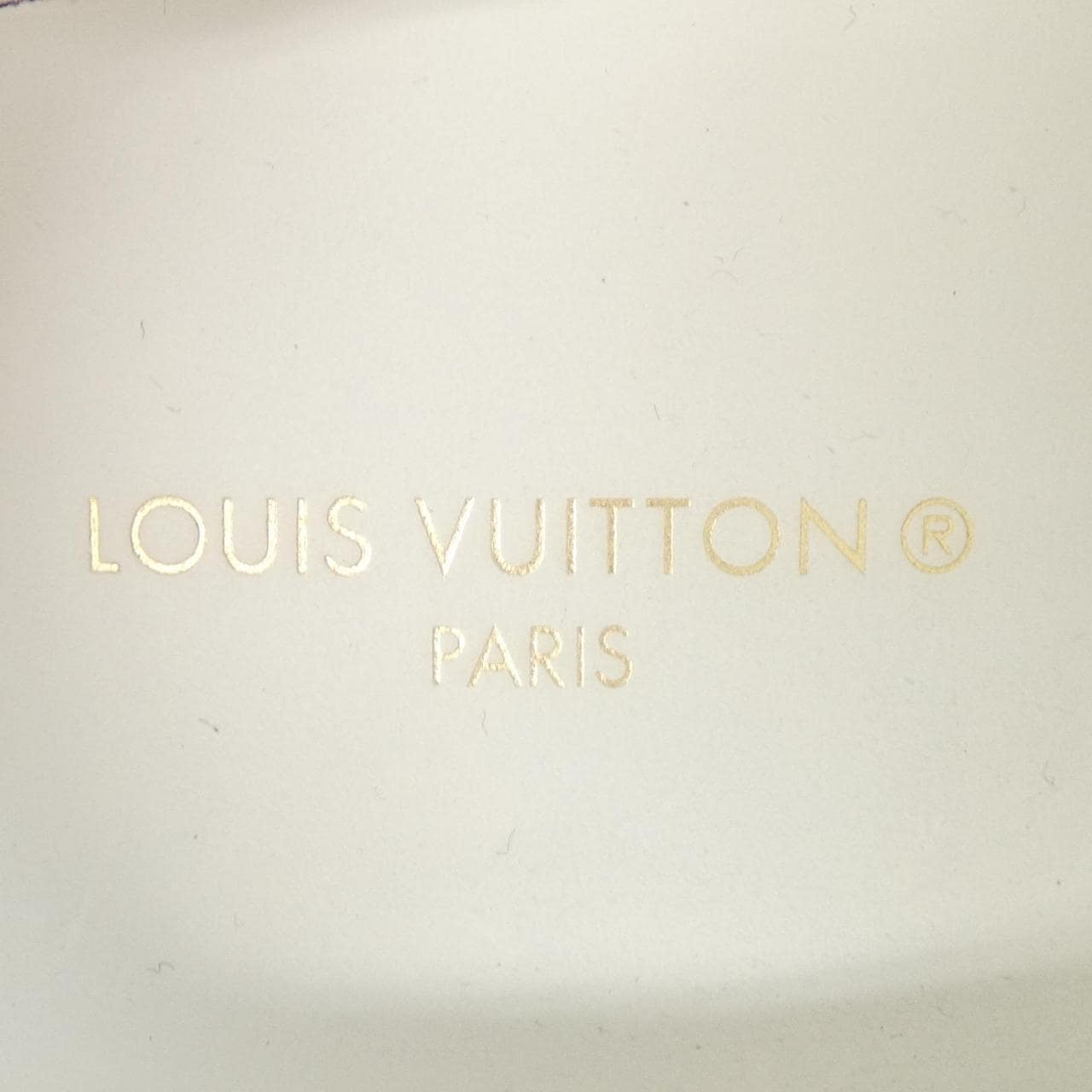 ルイヴィトン LOUIS VUITTON LVイニシャル スニーカー