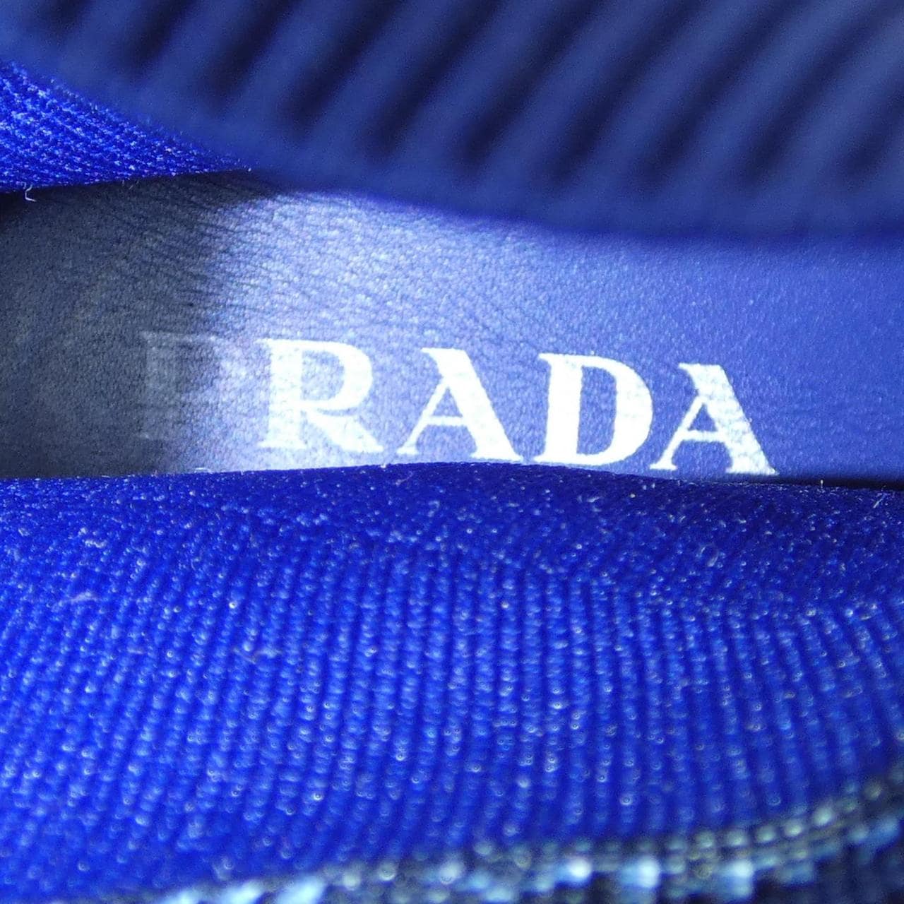 プラダ PRADA スニーカー
