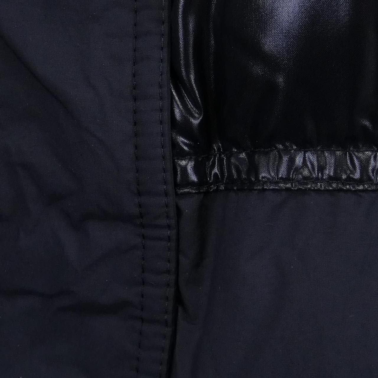 モンクレール MONCLER ダウンジャケット