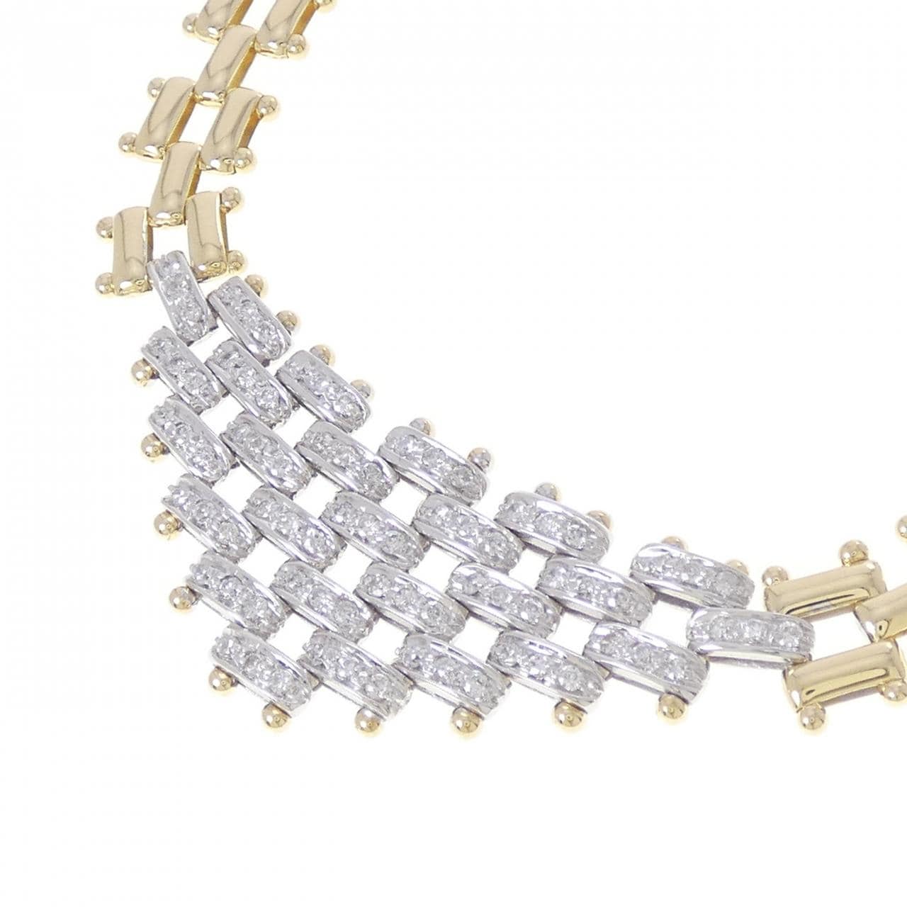 TRES BELLE Diamond Necklace