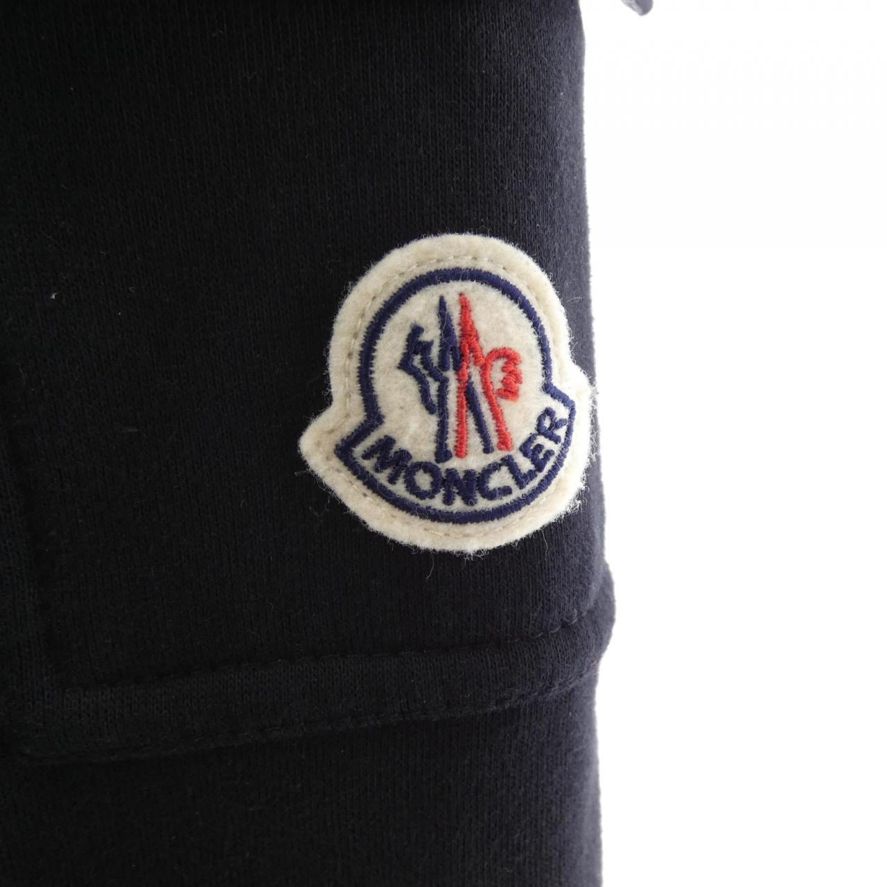 モンクレール MONCLER 20938G00028 ダウンジャケット