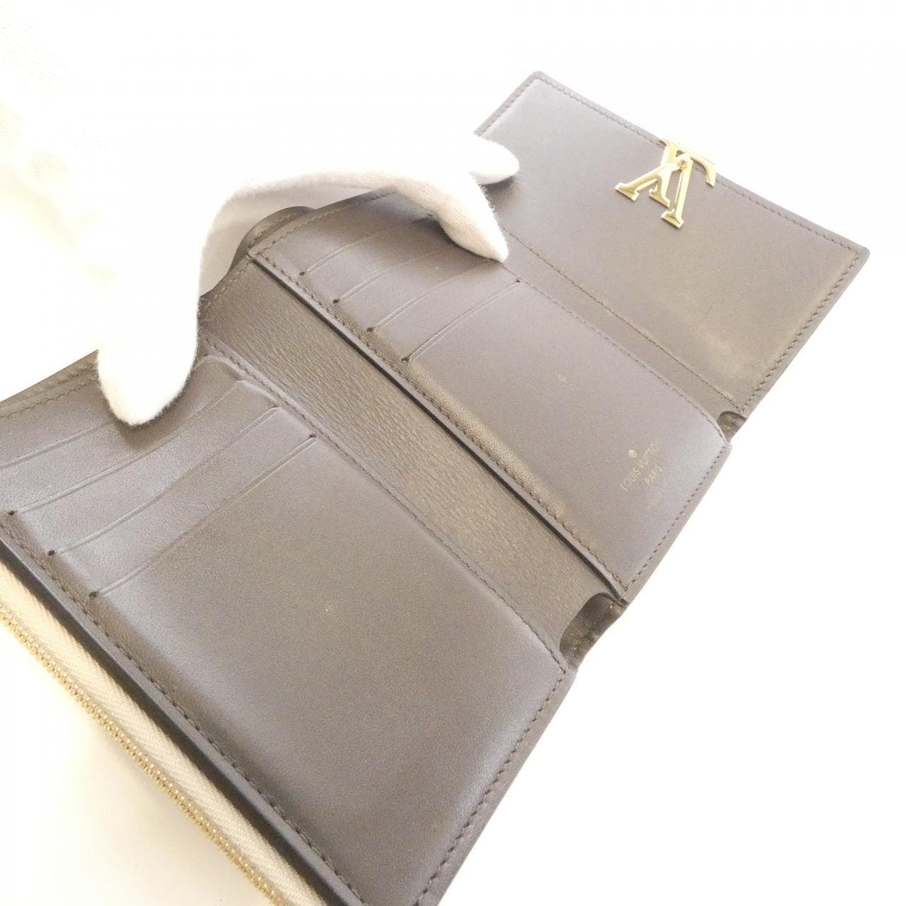 LOUIS VUITTON Taurillon Portefeuille Capucines短款M62159 皮夾