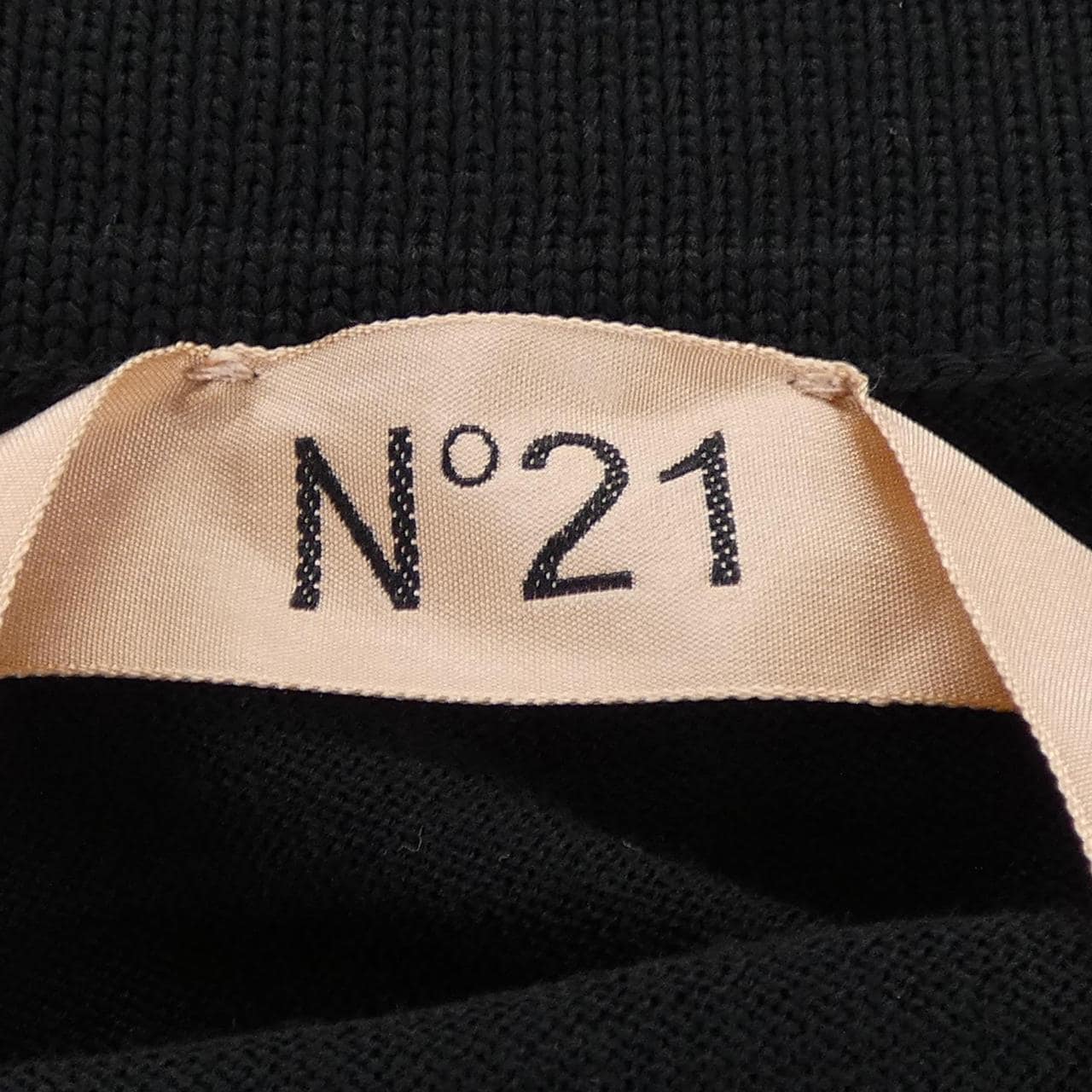 ヌメロヴェントゥーノ N°21 トップス