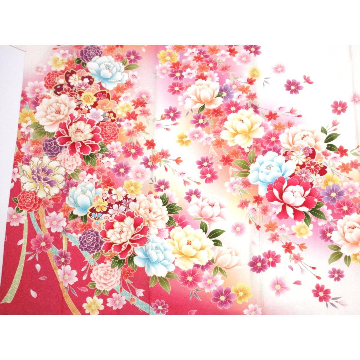 振袖　銀通しボカシ染　友禅金彩加工　刺繍入り