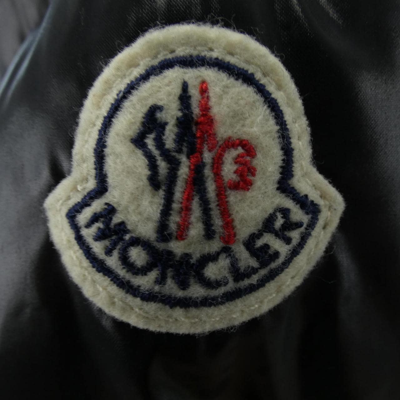 モンクレール MONCLER ダウンジャケット
