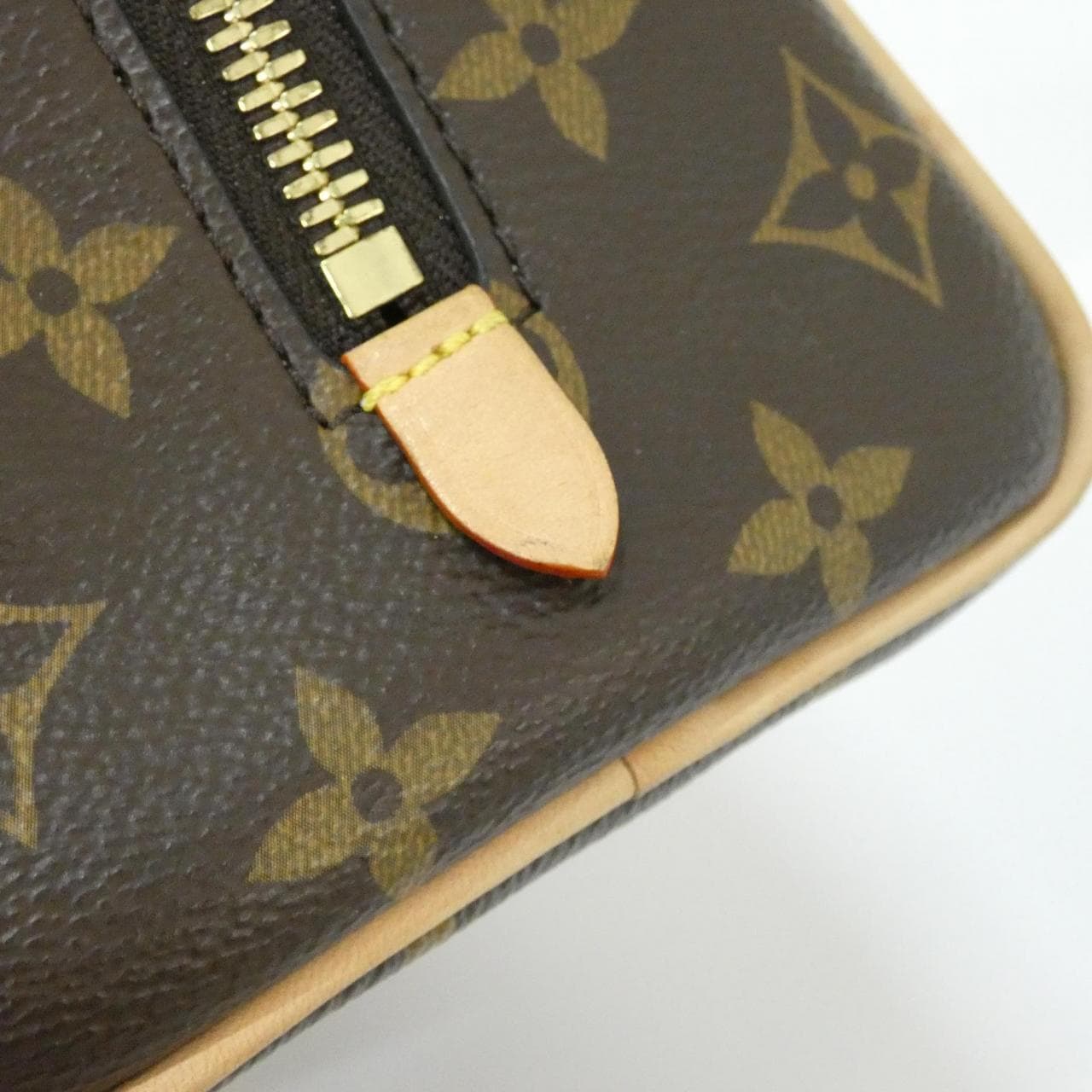 ルイヴィトン モノグラム ロッカー ドップ キット M83112 ポーチ