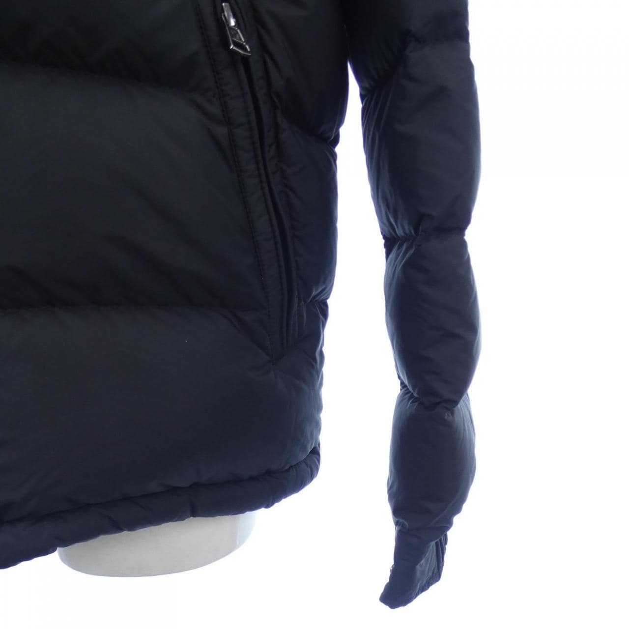 モンクレール MONCLER ダウンジャケット