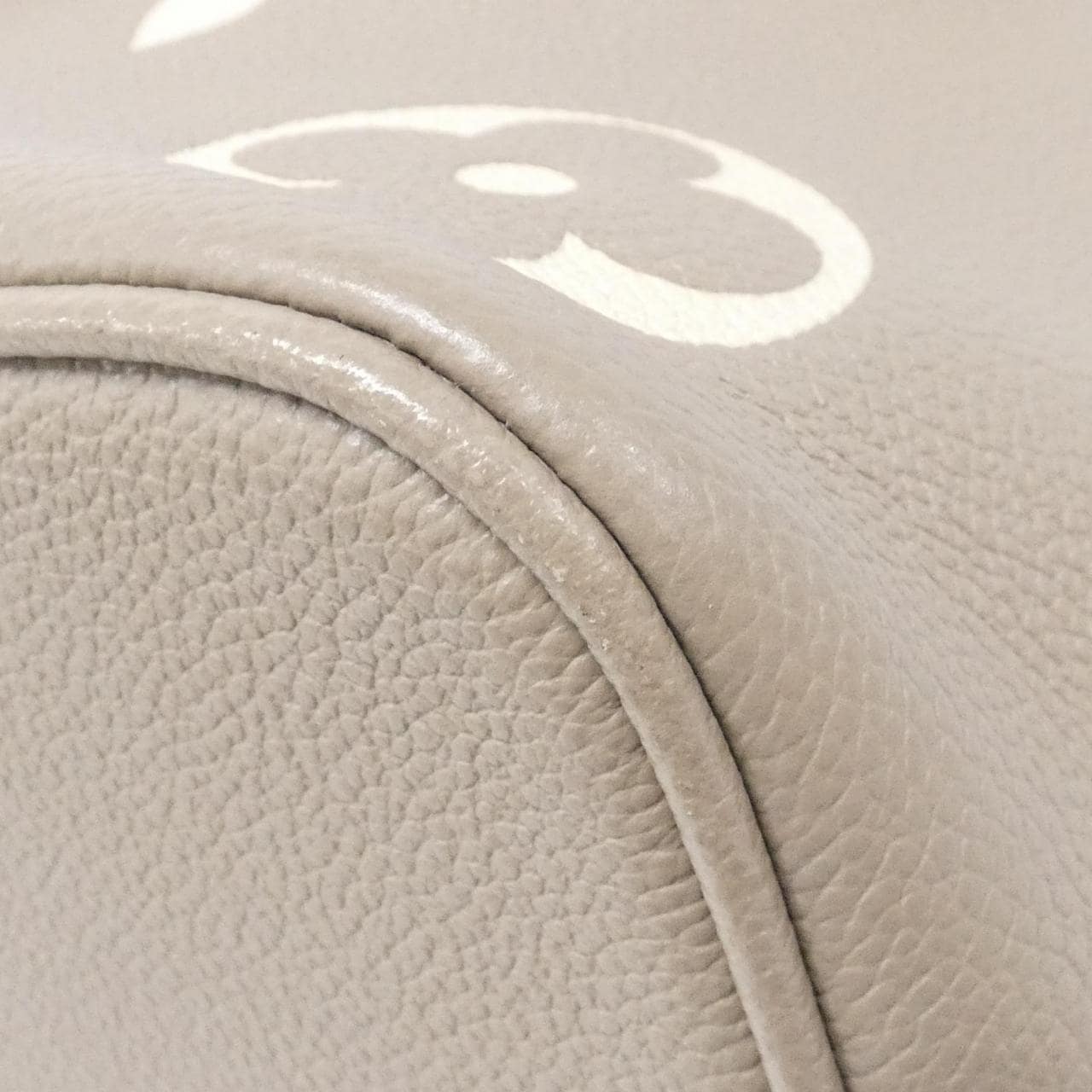 ルイヴィトン バイカラー モノグラム アンプラント ネオ ノエ MM M45555 ショルダーバッグ