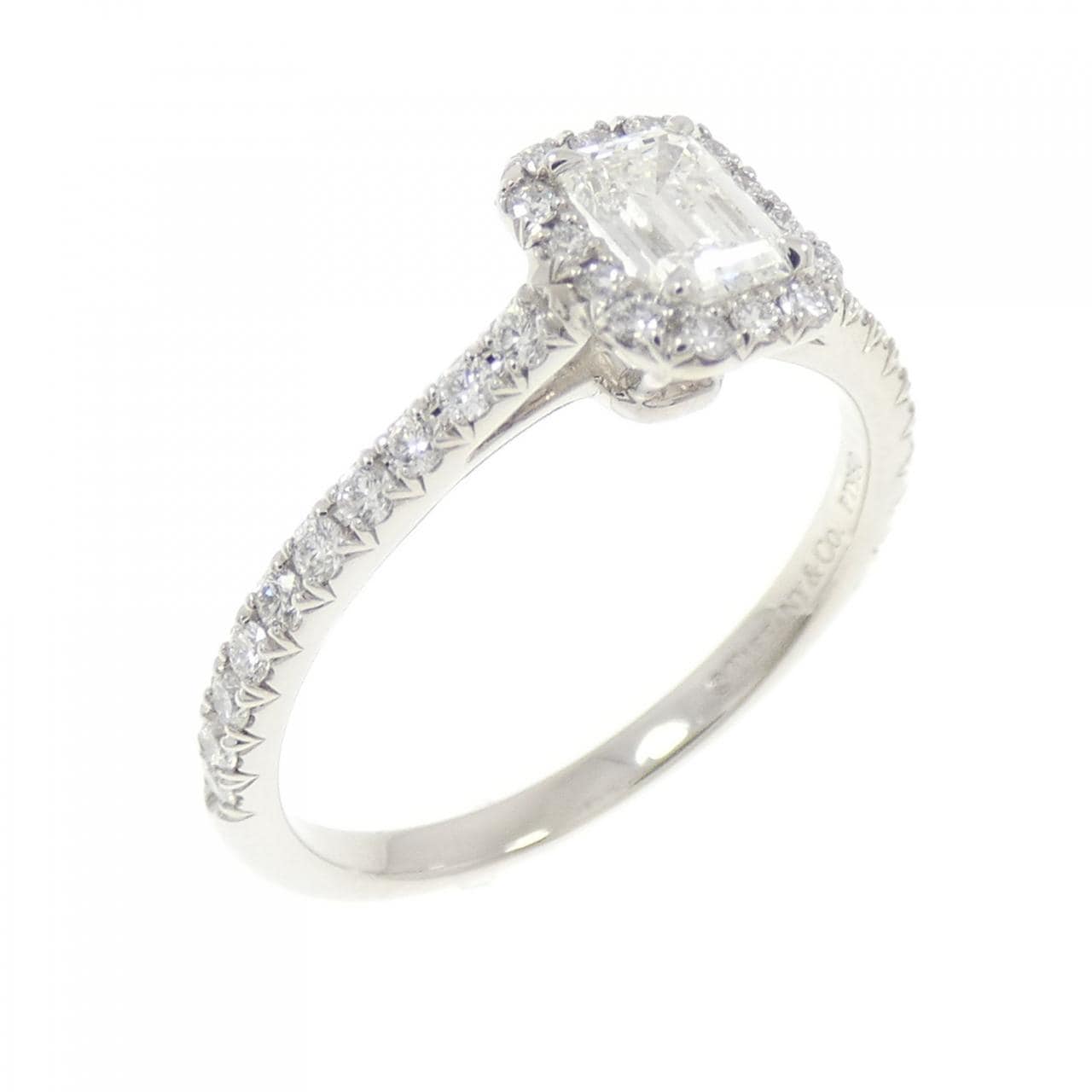 ティファニー ソレスト エメラルドカット リング 0.31CT H VVS1