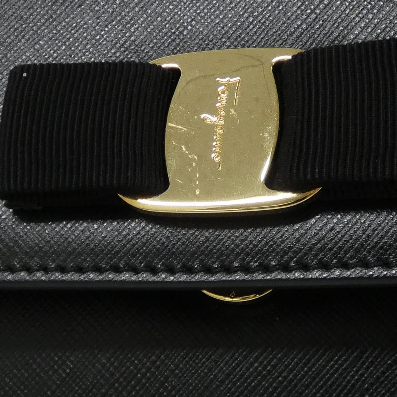 サルヴァトーレフェラガモ GINNY 21 E480 ショルダーバッグ