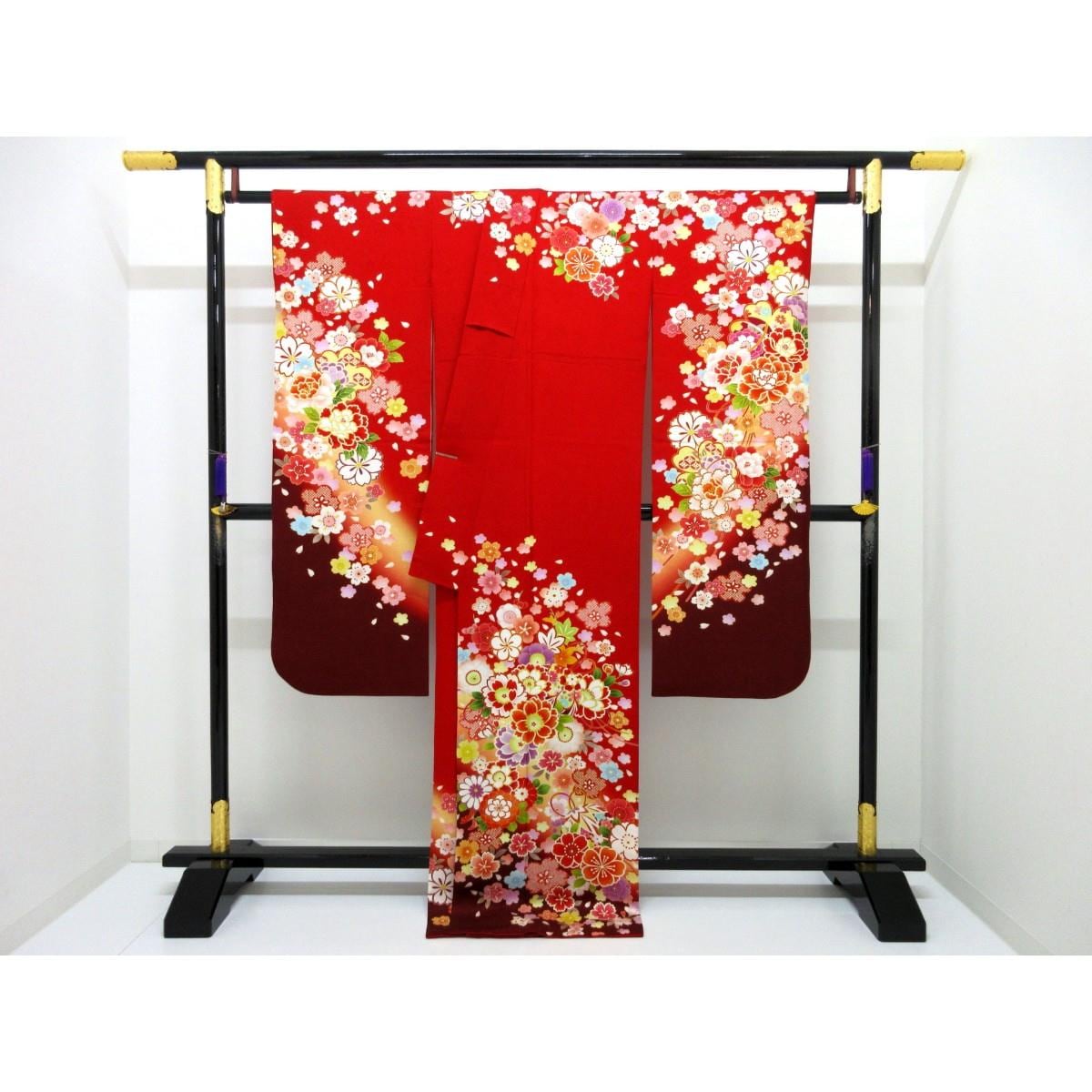 振袖　友禅加工刺繍入り　ボカシ染