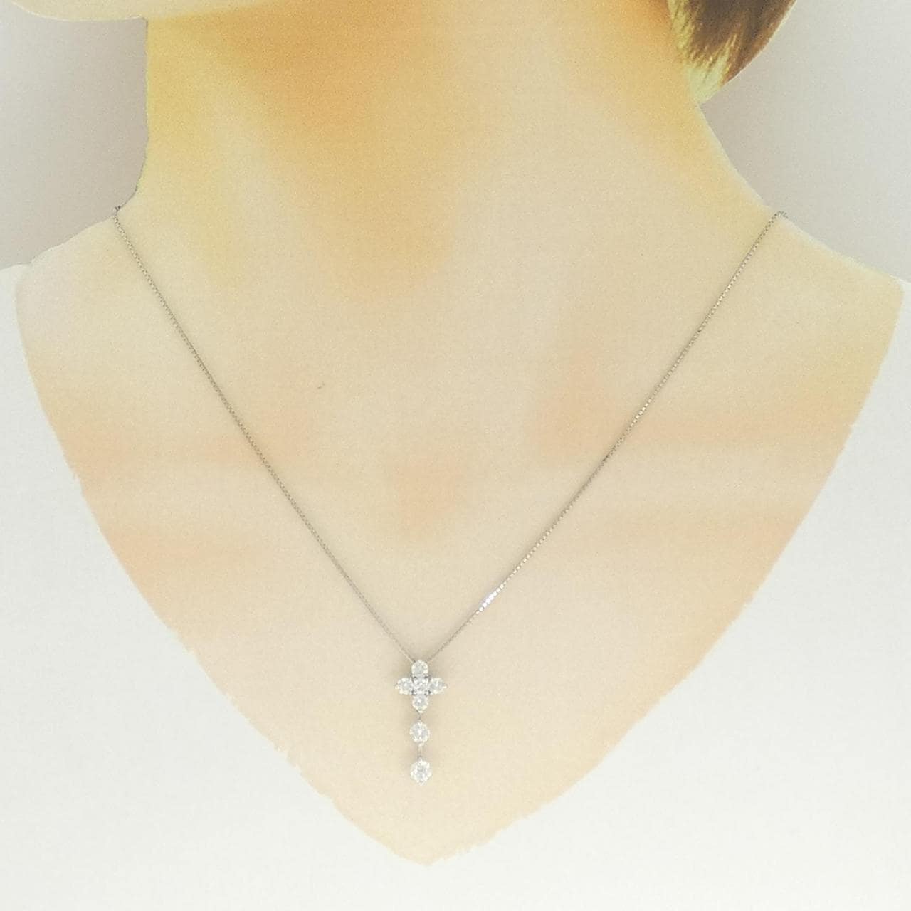 PT900/PT850 Flower Diamond Necklace 1.02CT