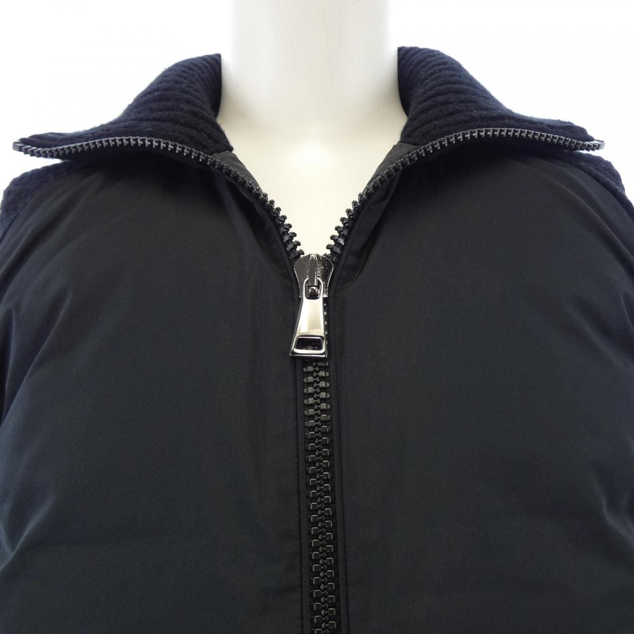 モンクレール MONCLER 20939B52600 ダウンジャケット