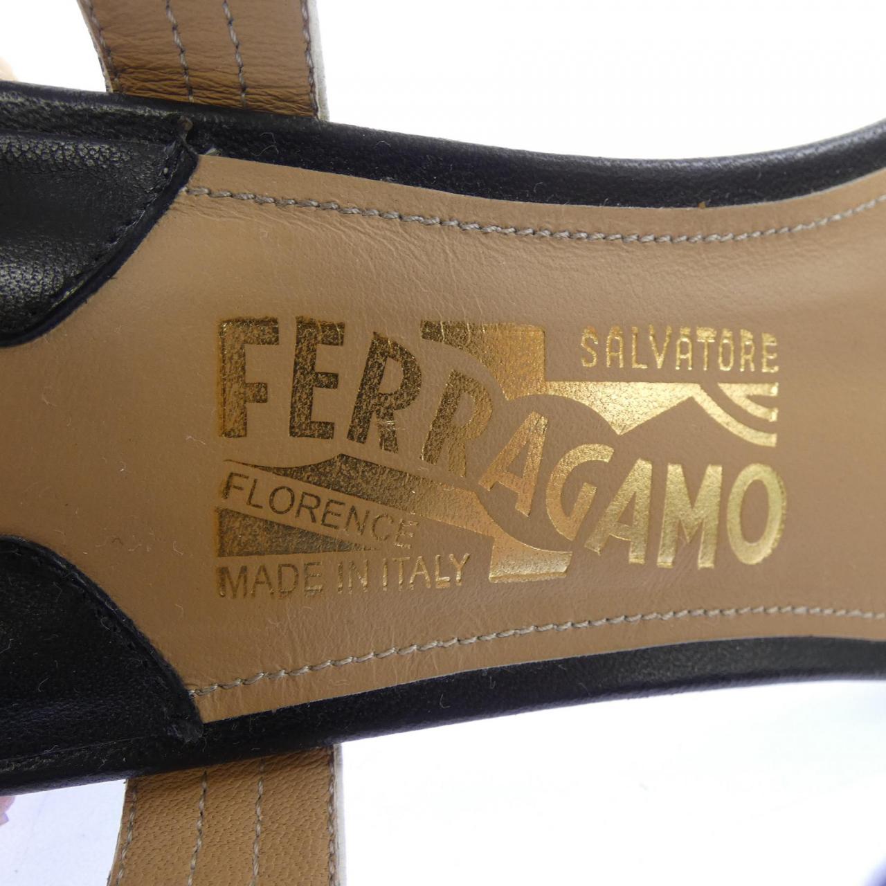 サルヴァトーレフェラガモ SALVATORE FERRAGAMO サンダル