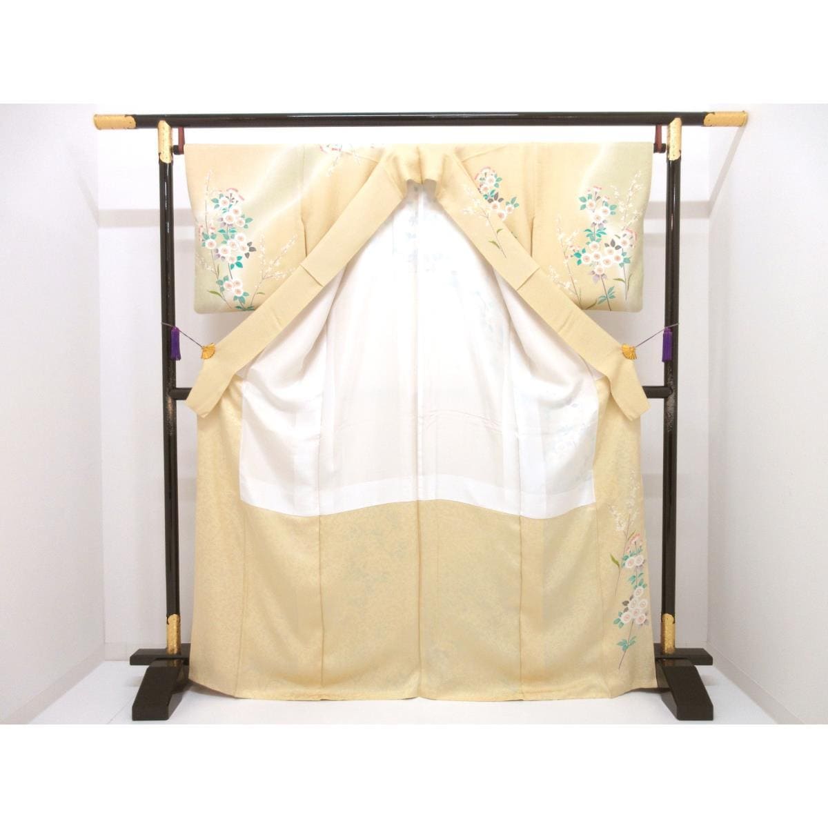 訪問着　友禅金彩加工　刺繍入り