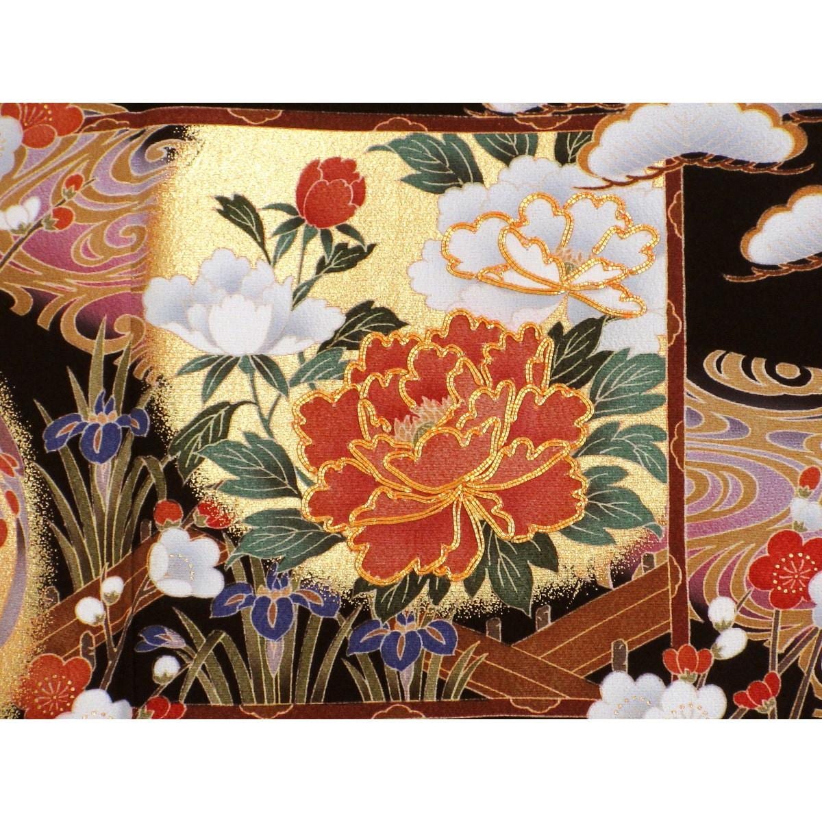 留袖　友禅金彩加工　刺繍入り　丸に剣片喰　身幅２Ｌ寸