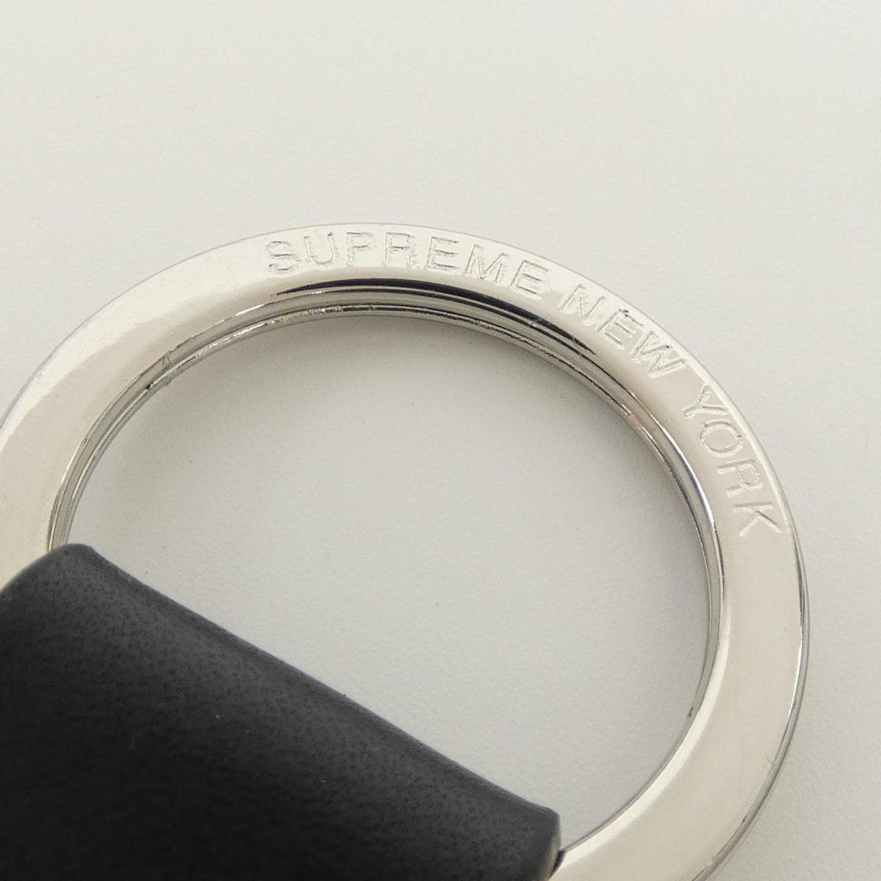 シュプリーム SUPREME HTC STUDDED KEYCHAIN KEY HOLDER