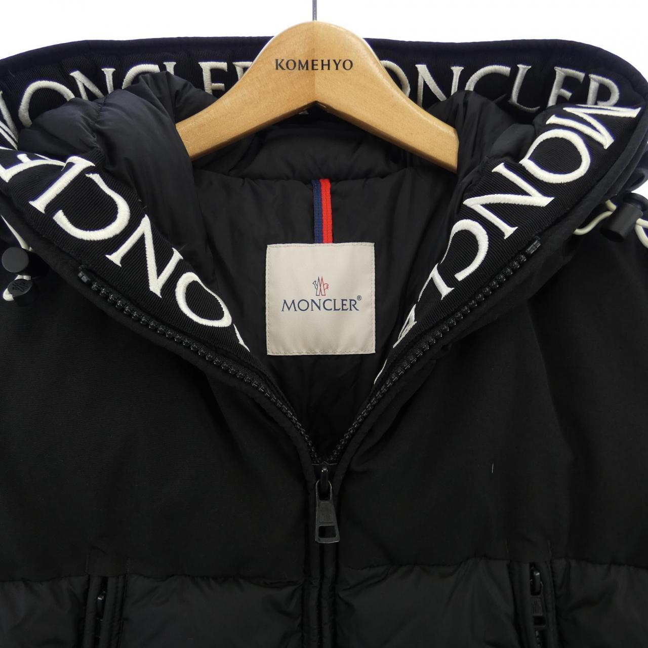 モンクレール MONCLER ダウンジャケット