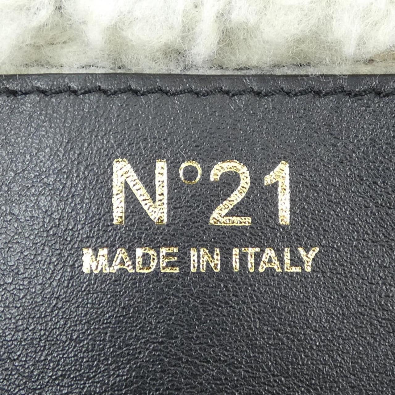 N°21 21 号包