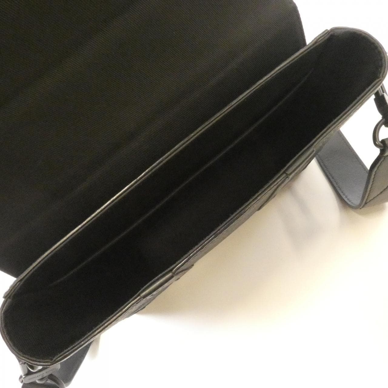 ルイヴィトン トリヨン モノグラム トランク メッセンジャー PM M57726 ショルダーバッグ