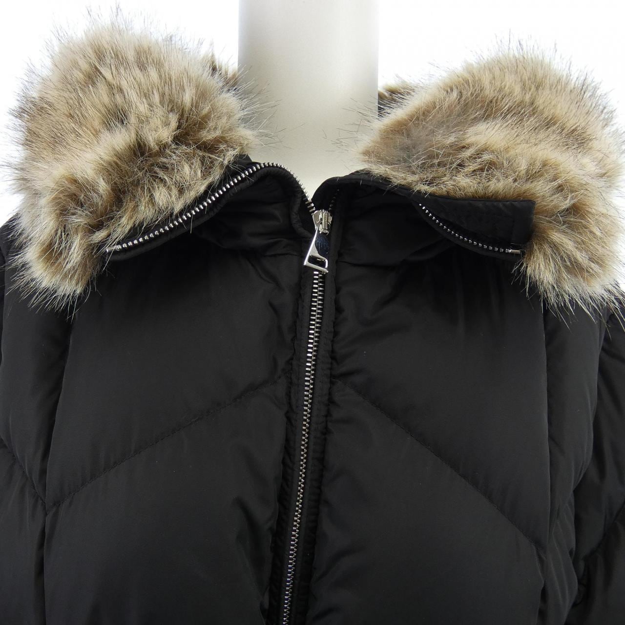 モンクレール MONCLER GENISSIAT ダウンコート