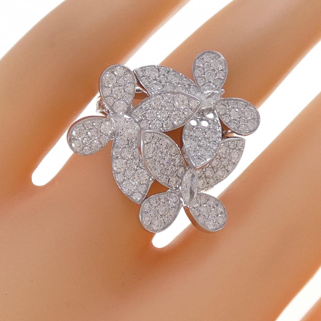 グラフ トリプル パヴェ バタフライ リング