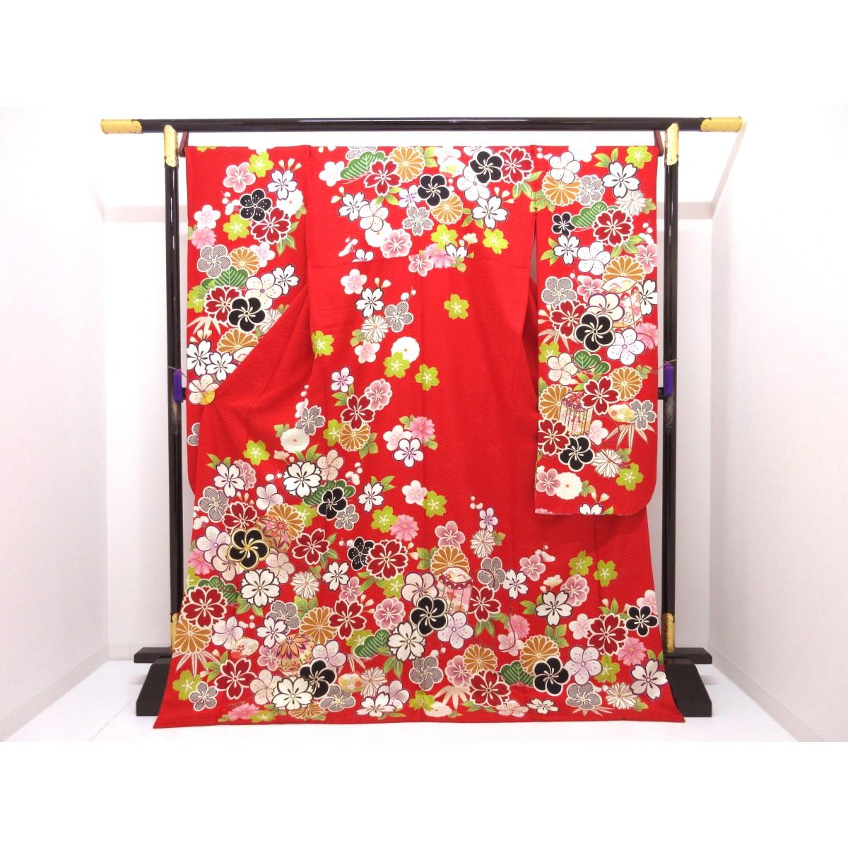 振袖　友禅金彩加工　刺繍入り