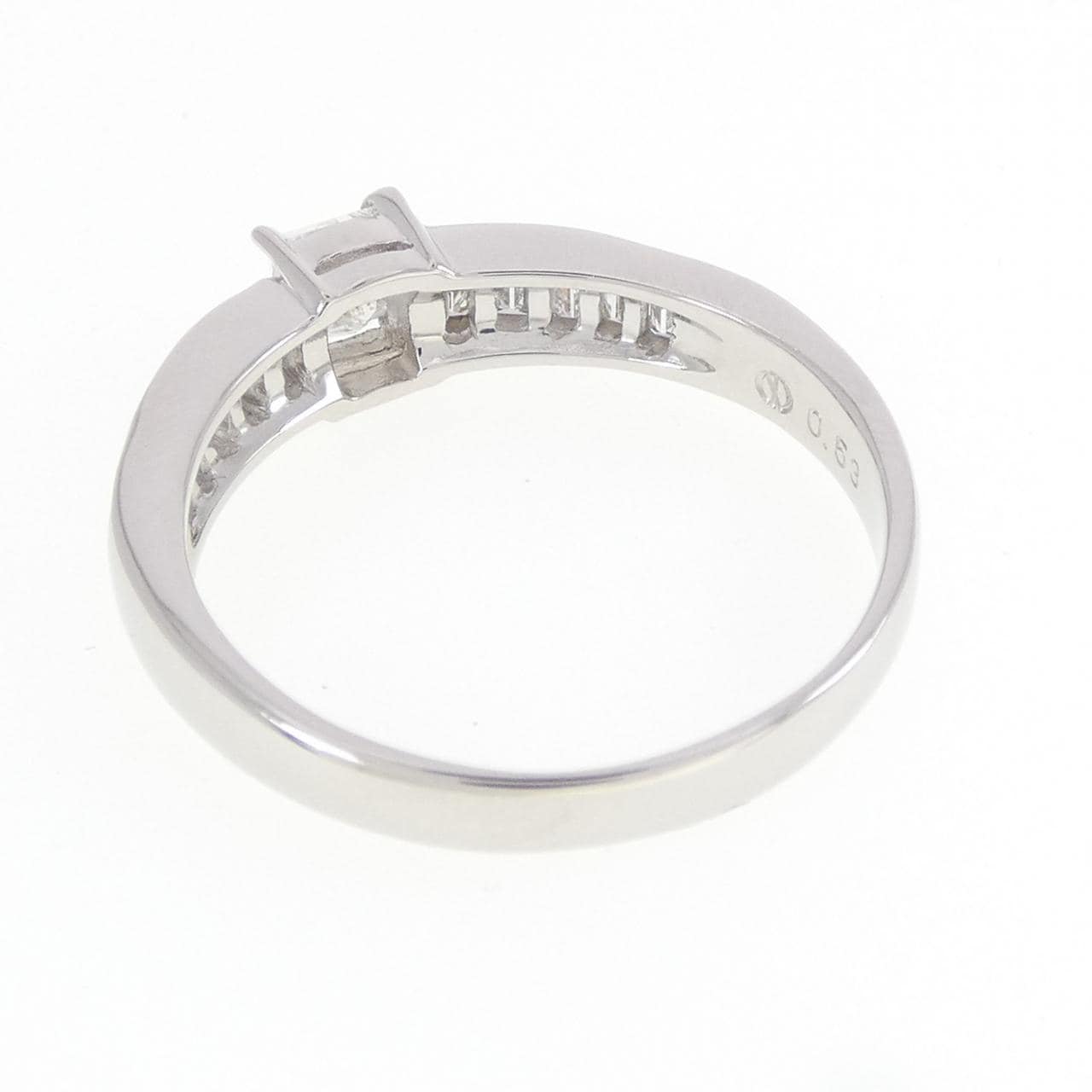 PT900 ダイヤモンド リング 0.410CT G SI2 ファンシーカット