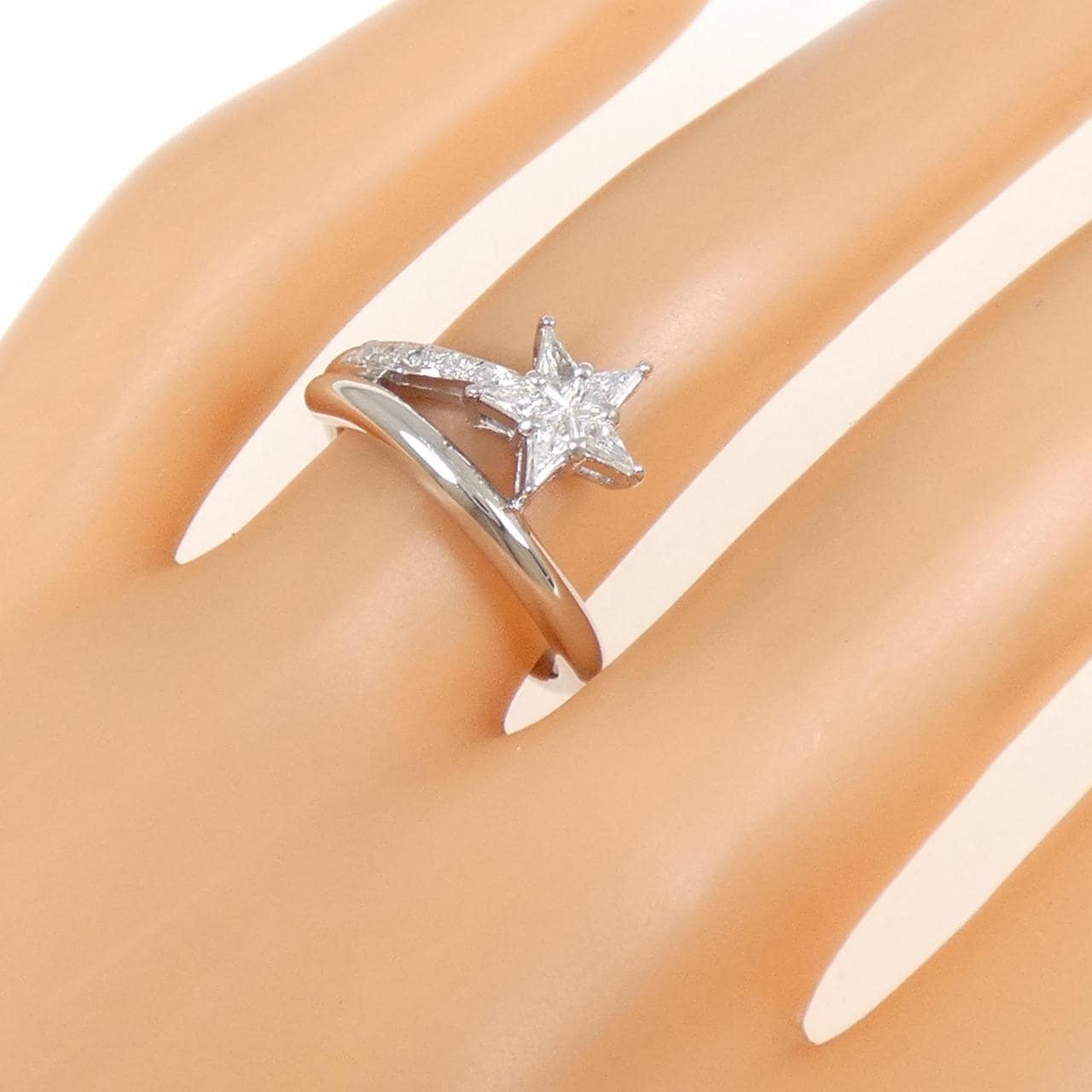 PT900 スター ダイヤモンド リング 0.30CT