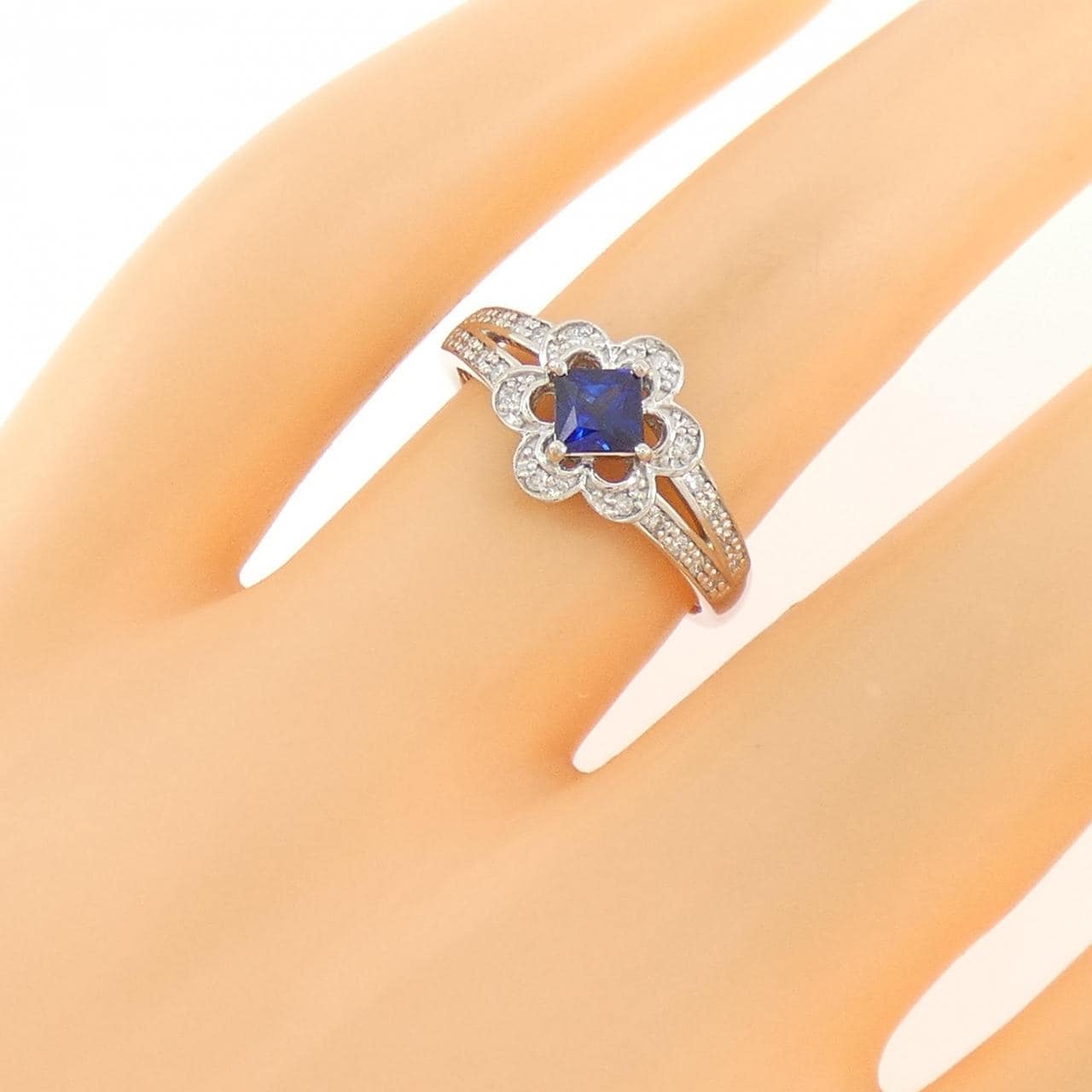 PT900 フラワー サファイヤ リング 0.37CT