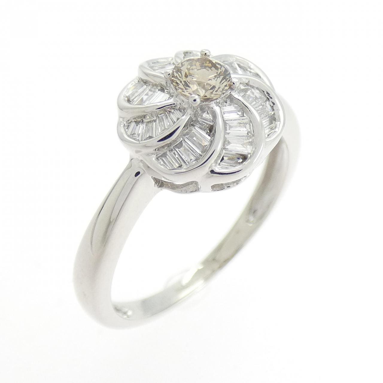 K18WG ダイヤモンド リング